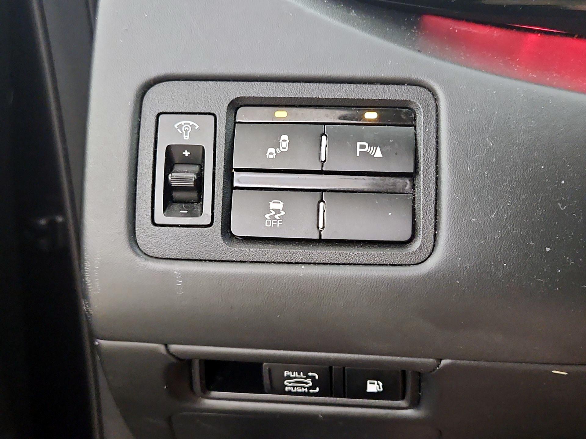 Thumbnail: 2015 Kia K900 - 13