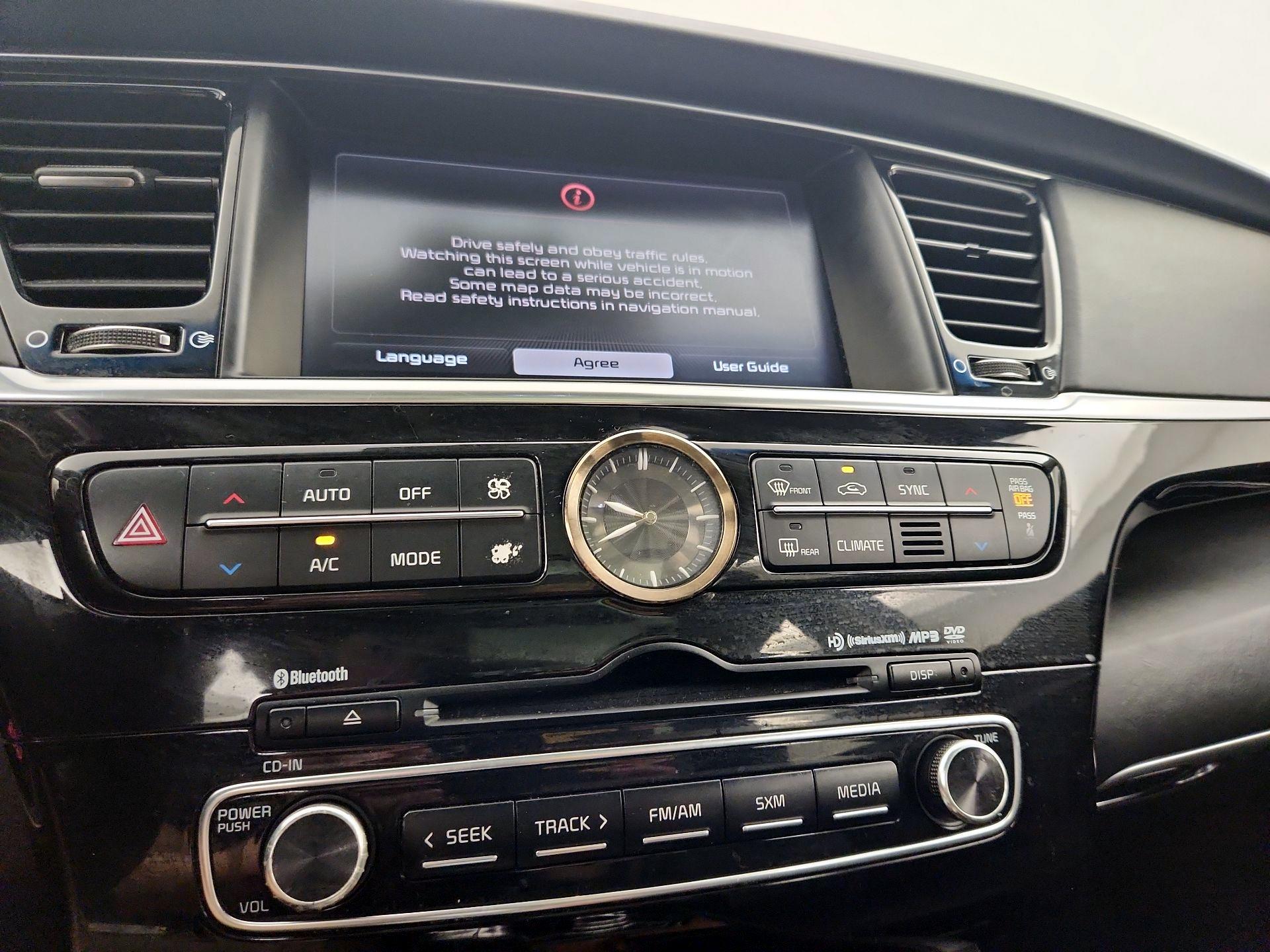 Thumbnail: 2015 Kia K900 - 16