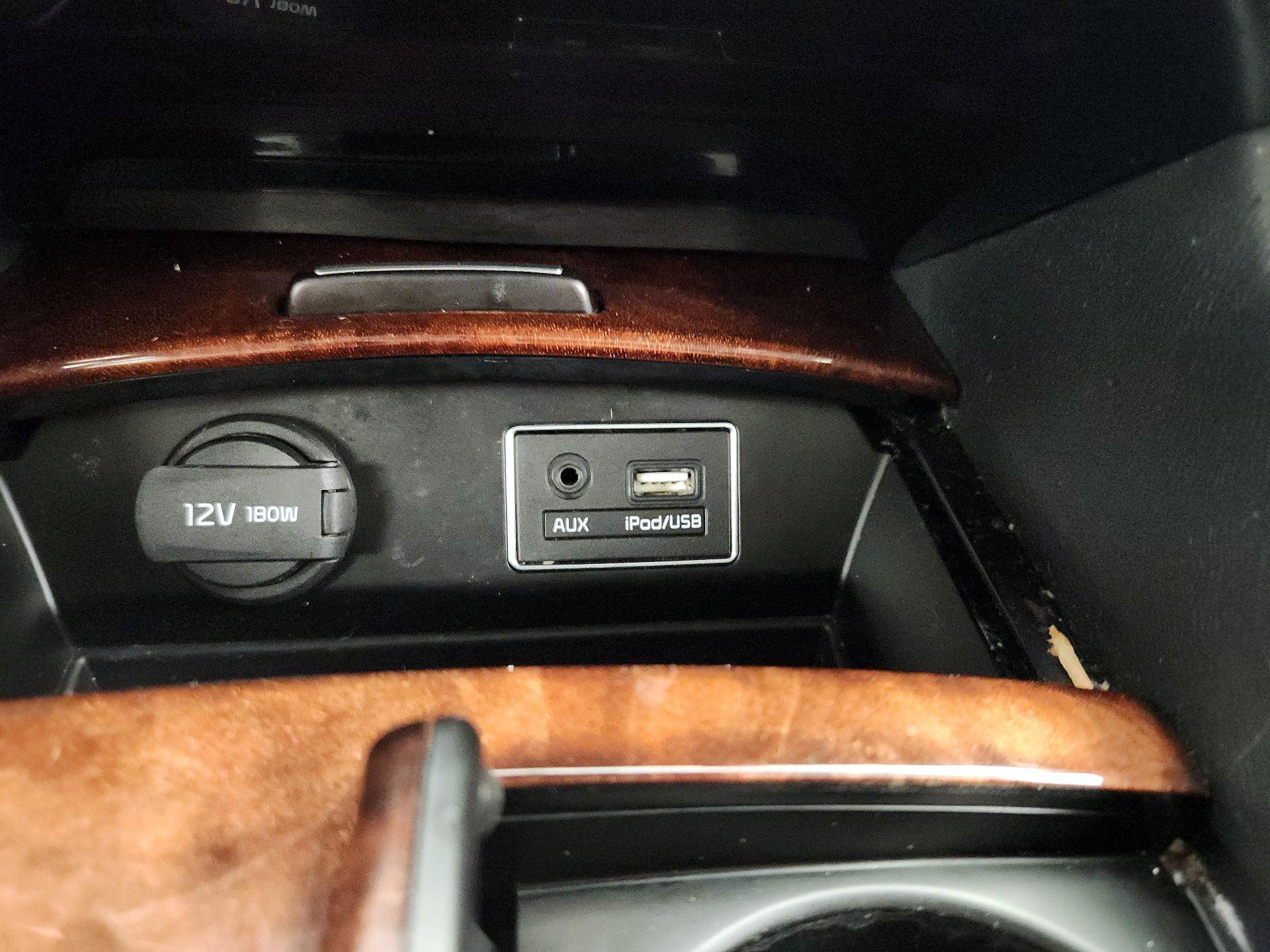 Thumbnail: 2015 Kia K900 - 18