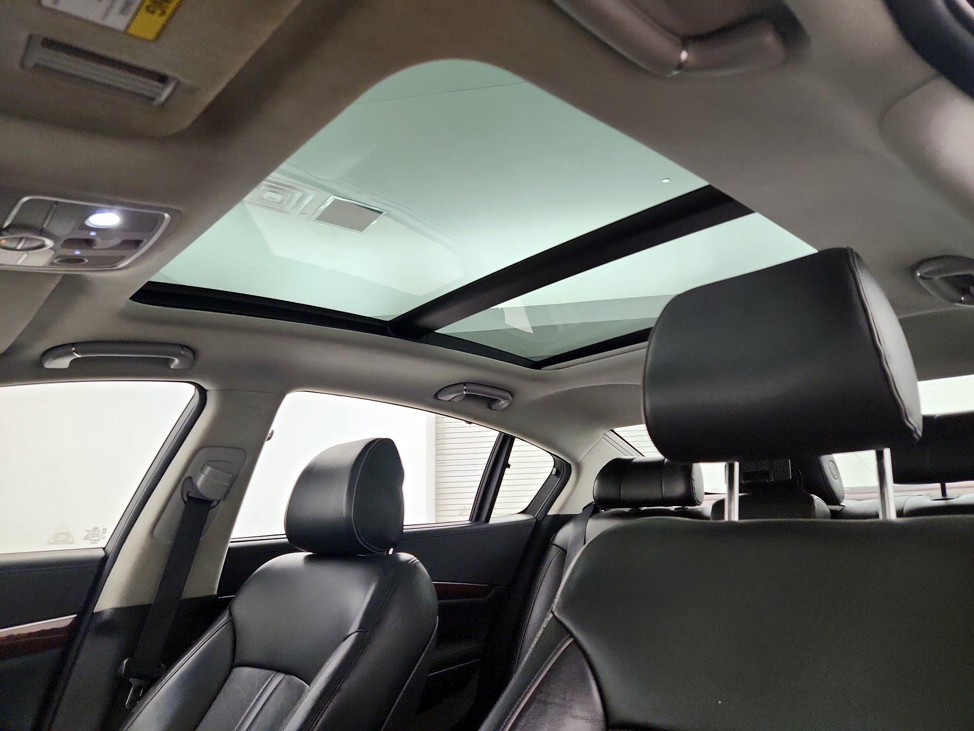 Thumbnail: 2015 Kia K900 - 19