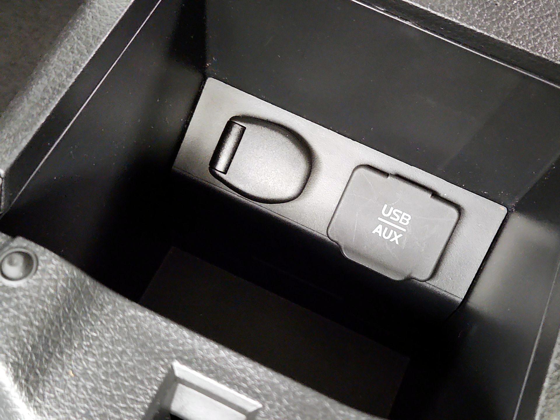Thumbnail: 2015 Nissan Sentra - 18