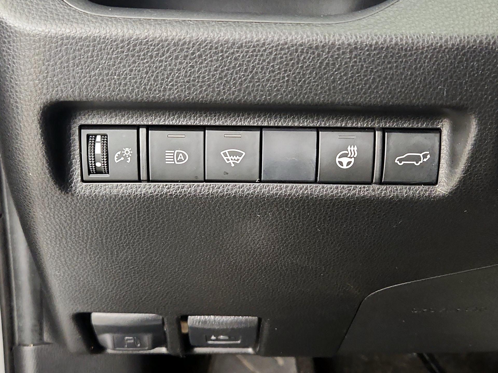 Thumbnail: 2019 Toyota RAV4 - 13