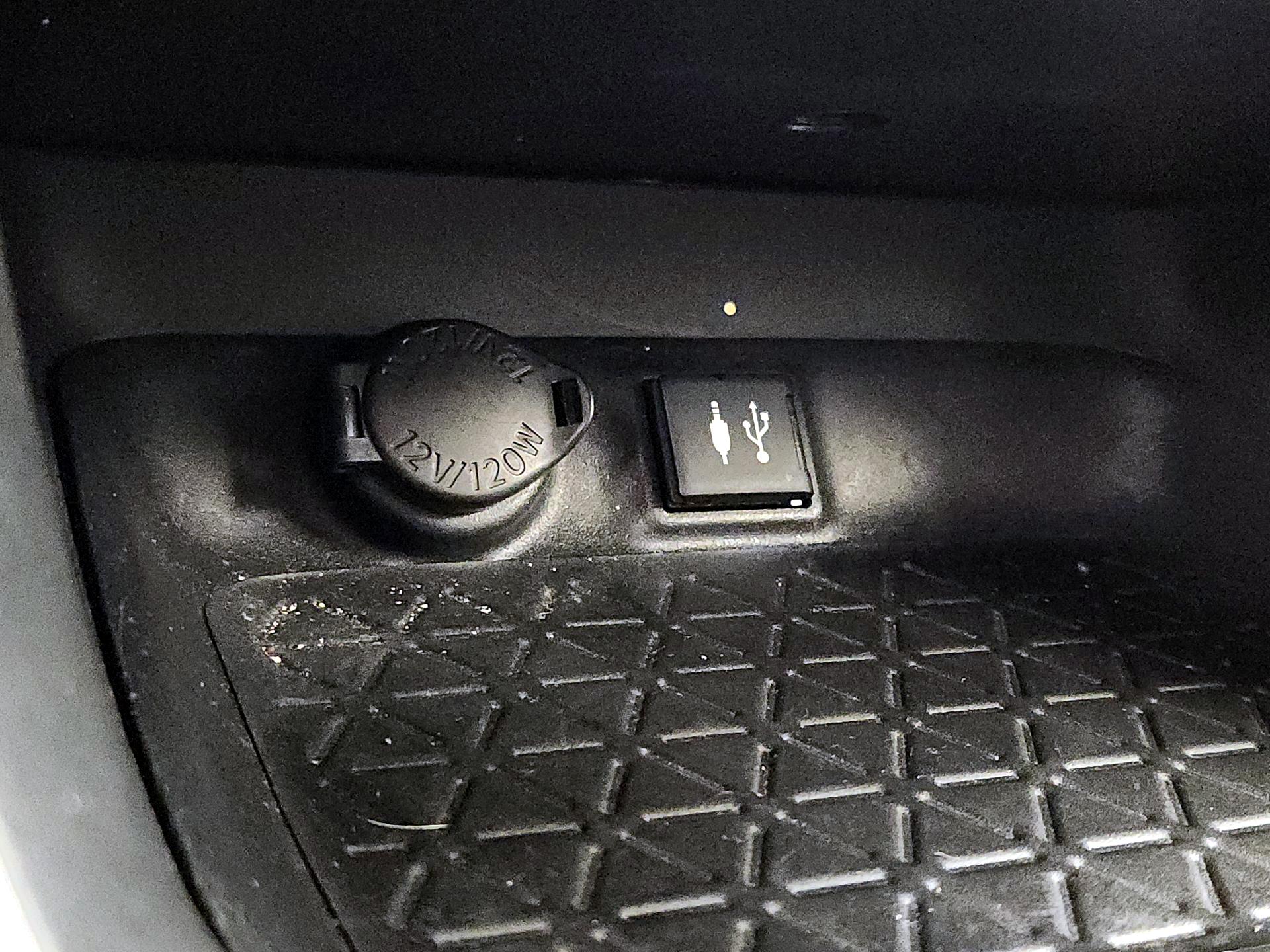 Thumbnail: 2019 Toyota RAV4 - 18
