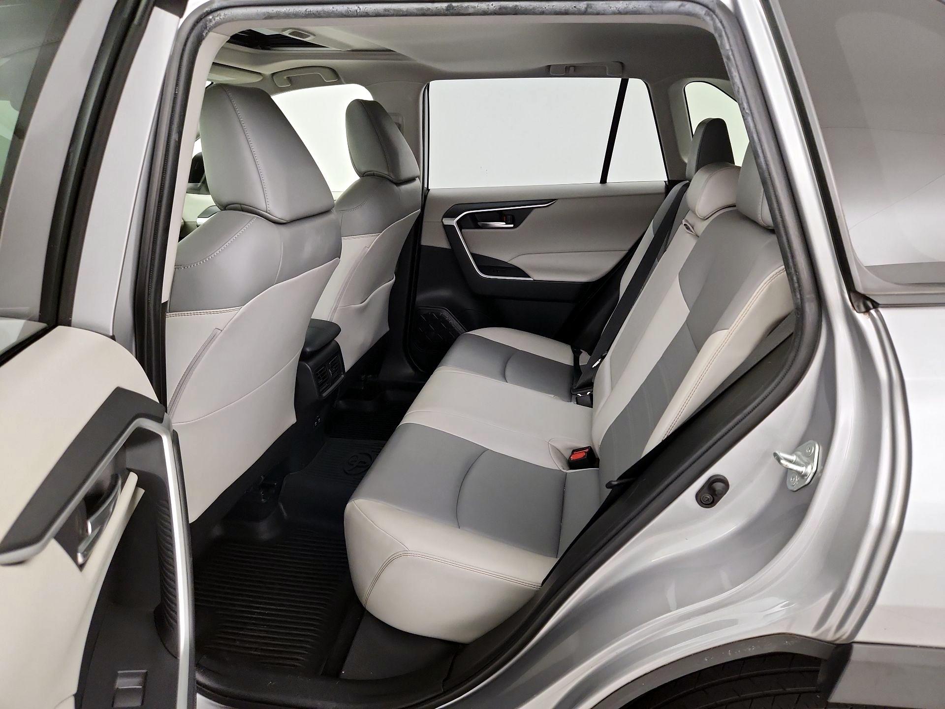 Thumbnail: 2019 Toyota RAV4 - 20