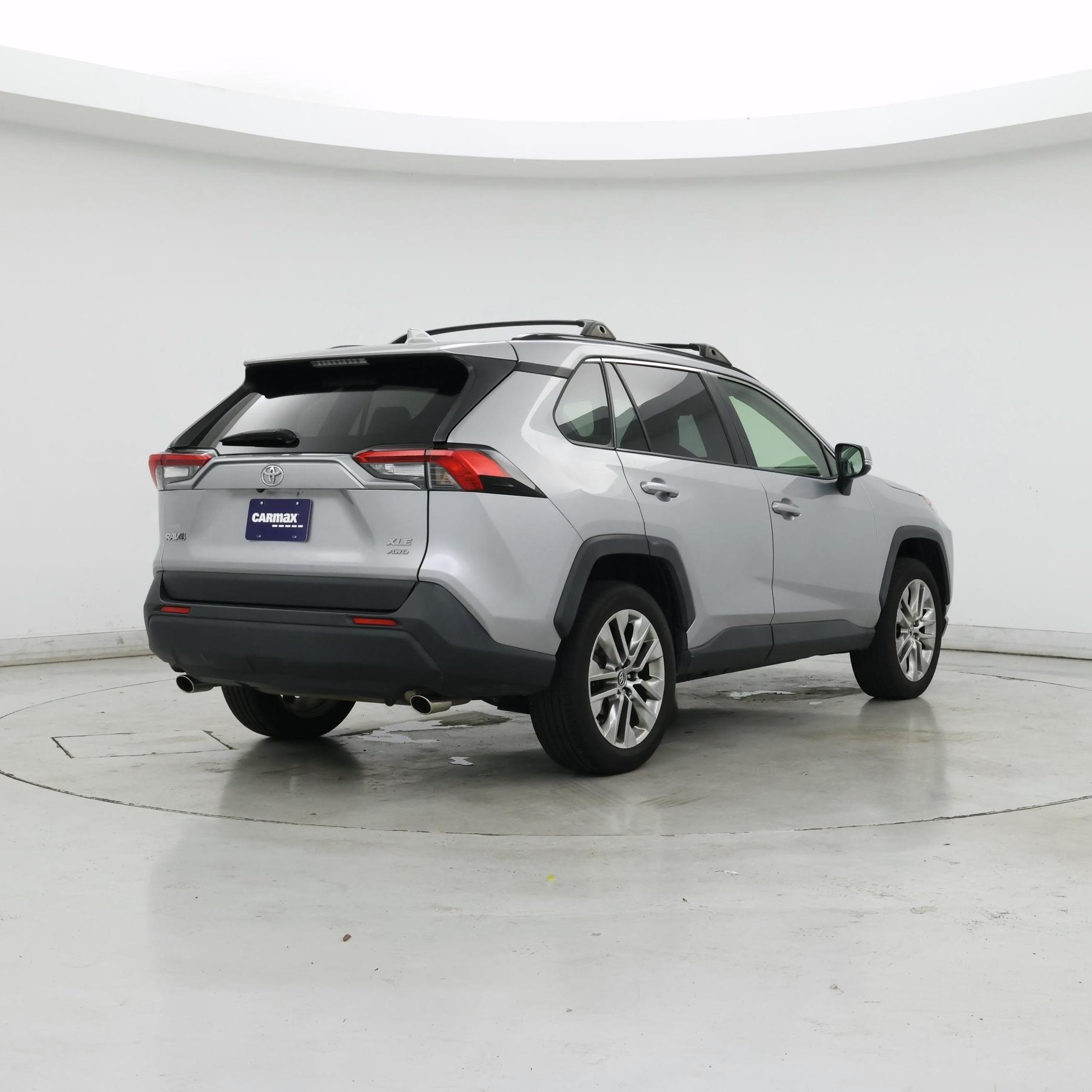 Thumbnail: 2019 Toyota RAV4 - 8