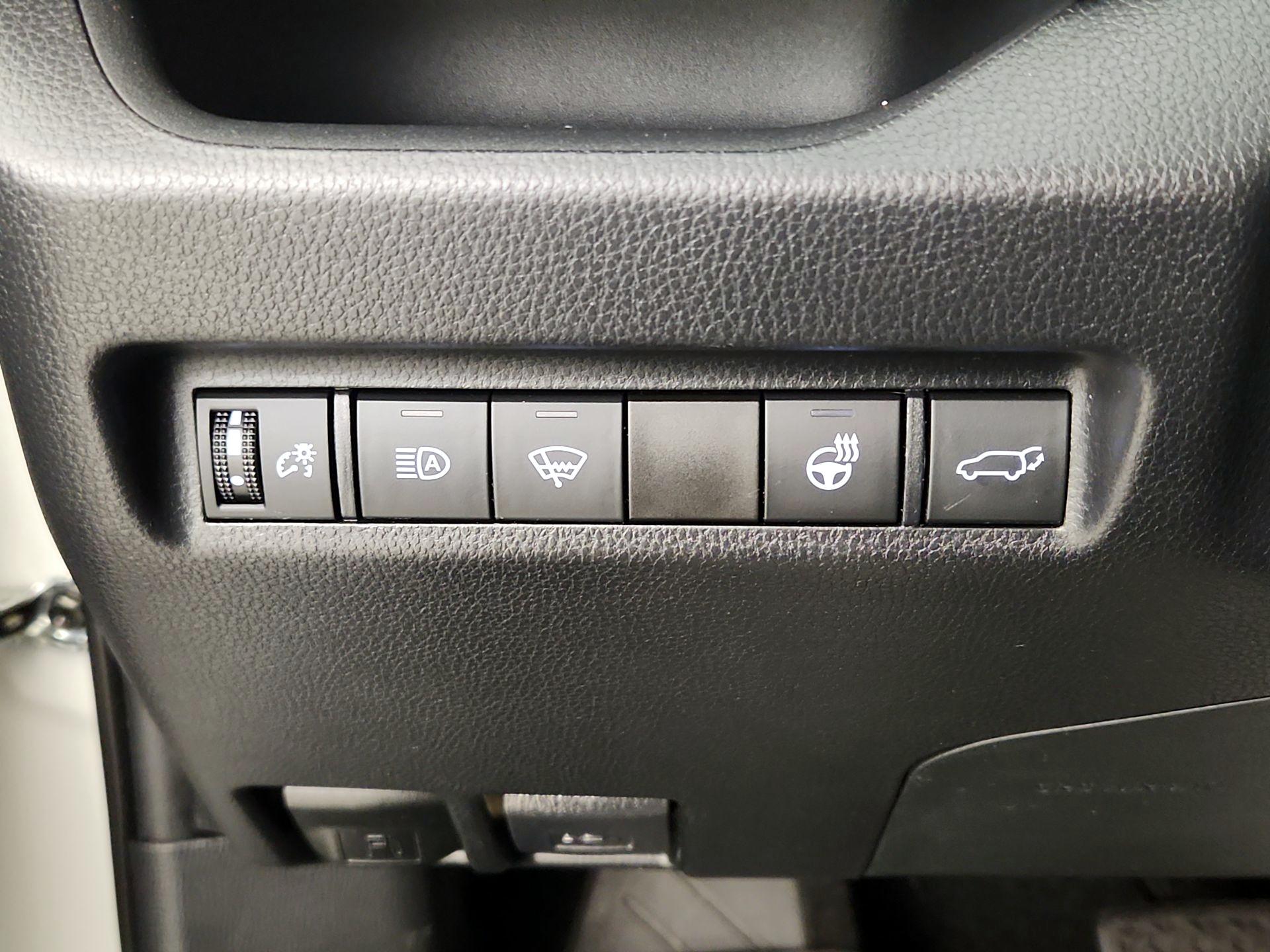 Thumbnail: 2019 Toyota RAV4 - 13