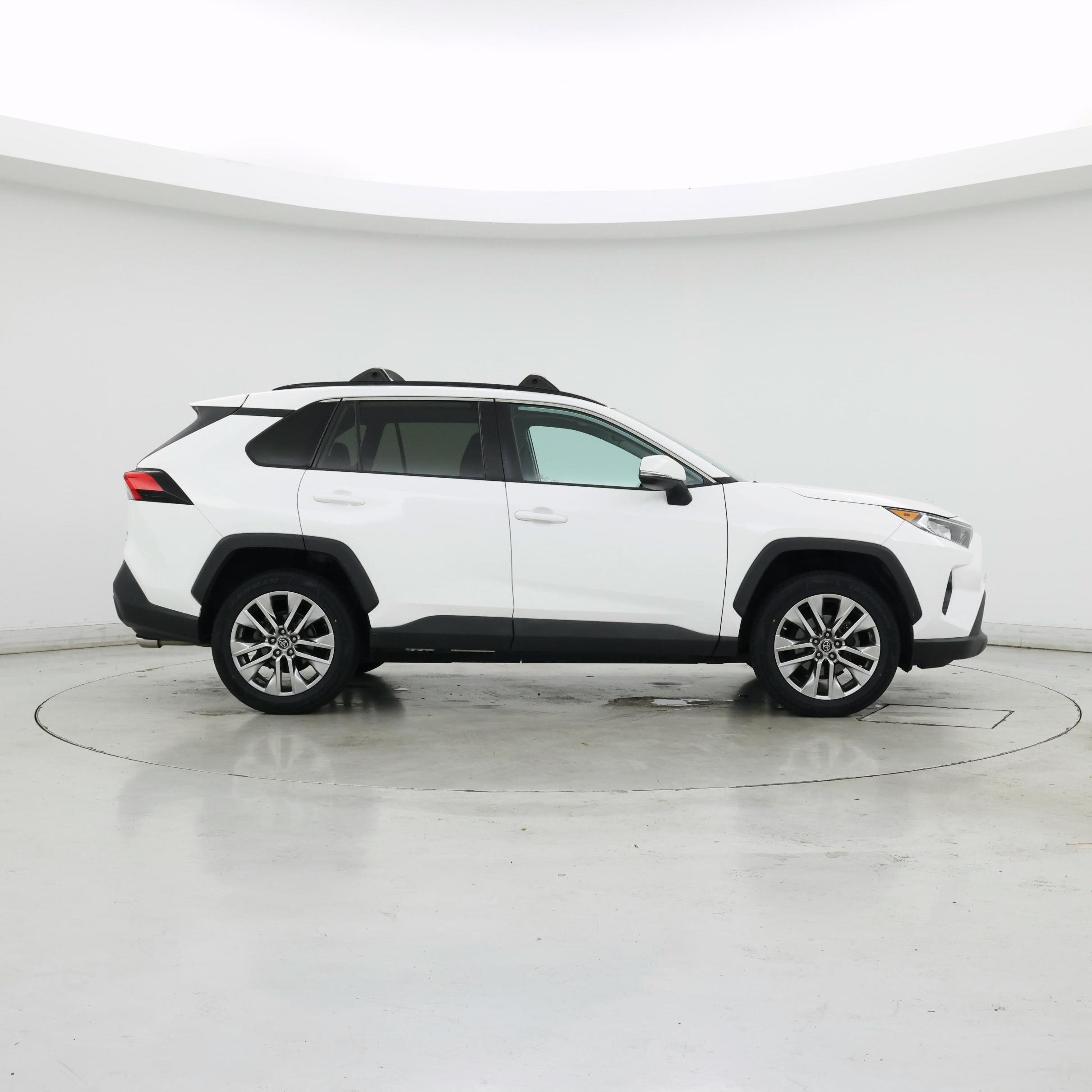 Thumbnail: 2019 Toyota RAV4 - 7