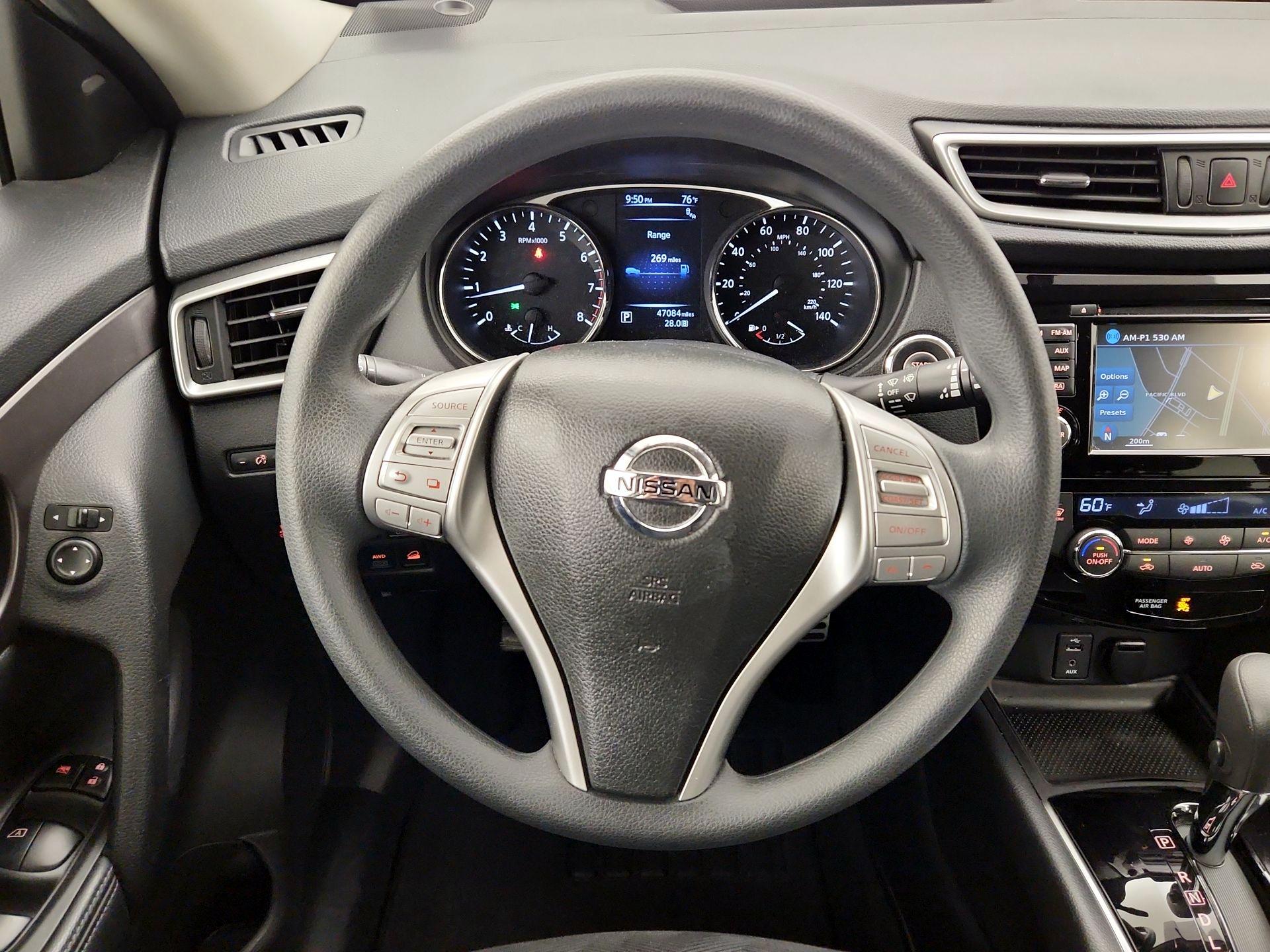 Thumbnail: 2015 Nissan Rogue - 10