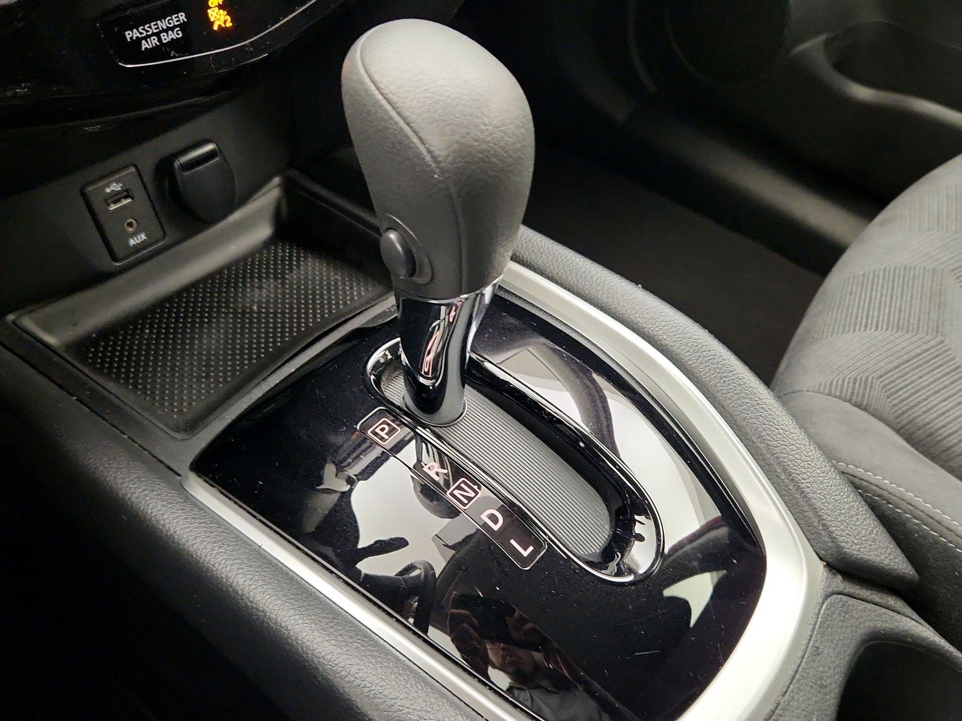 Thumbnail: 2015 Nissan Rogue - 18