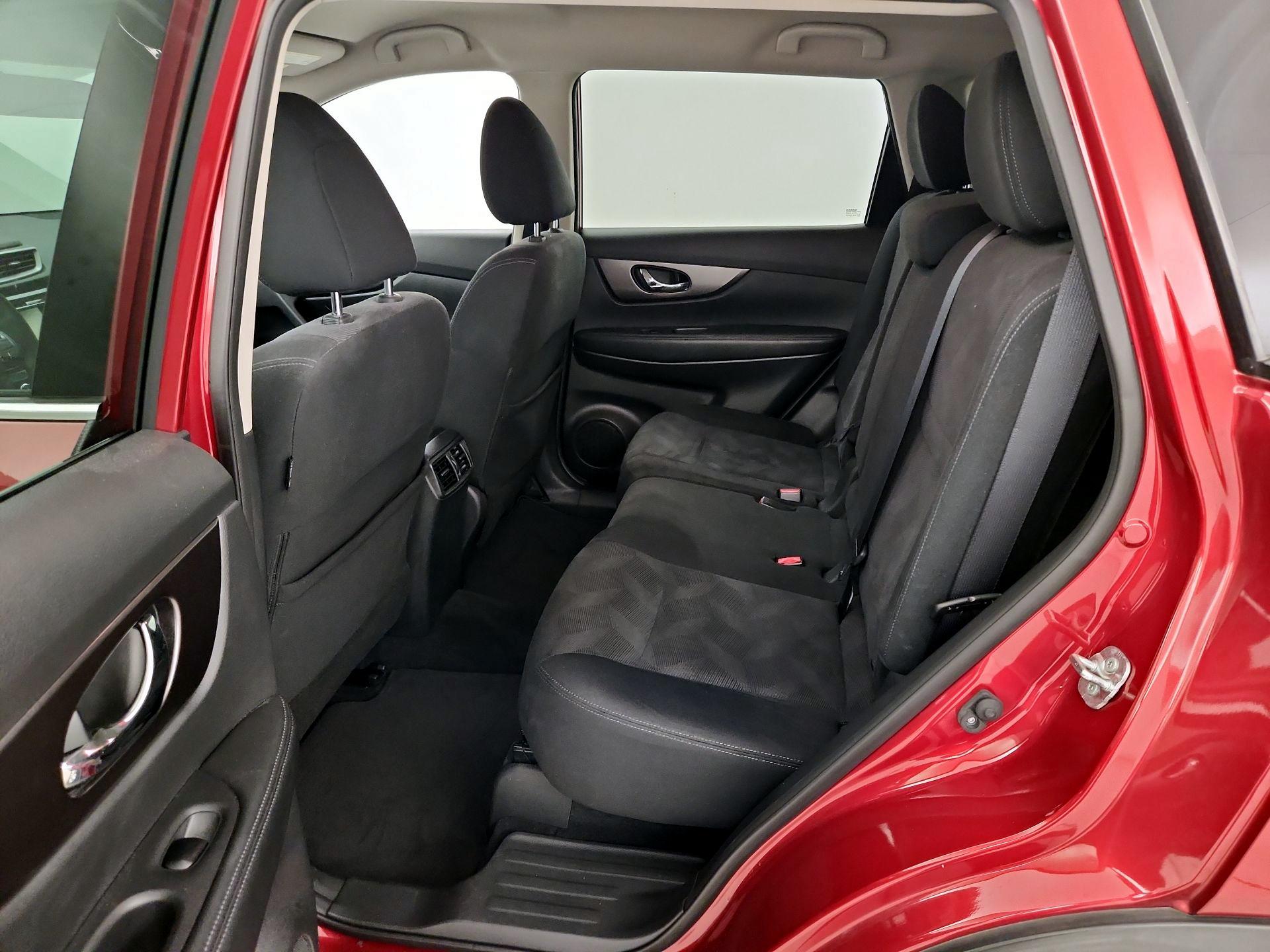 Thumbnail: 2015 Nissan Rogue - 20