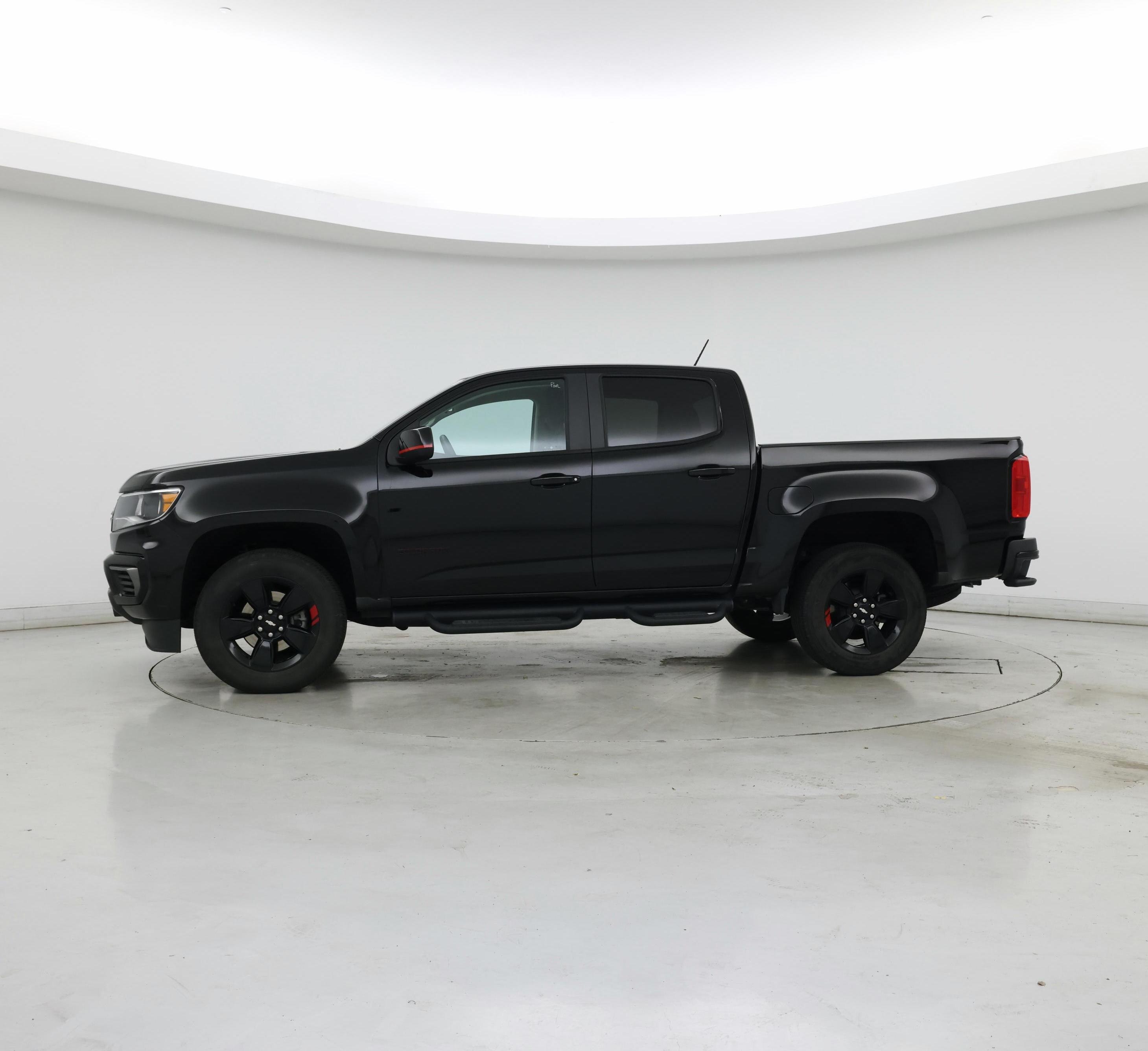 Thumbnail: 2022 Chevrolet Colorado - 3