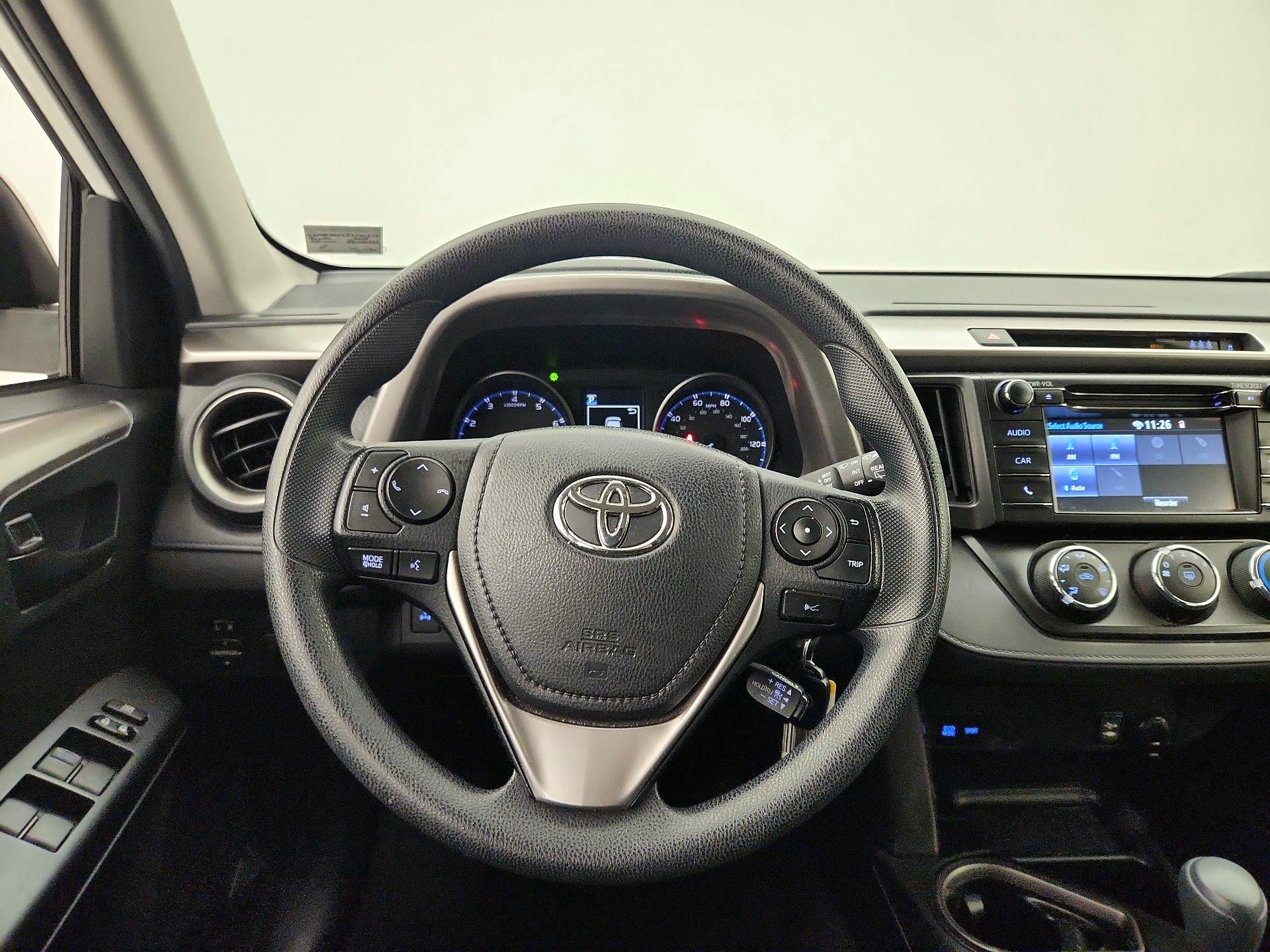 Thumbnail: 2018 Toyota RAV4 - 10