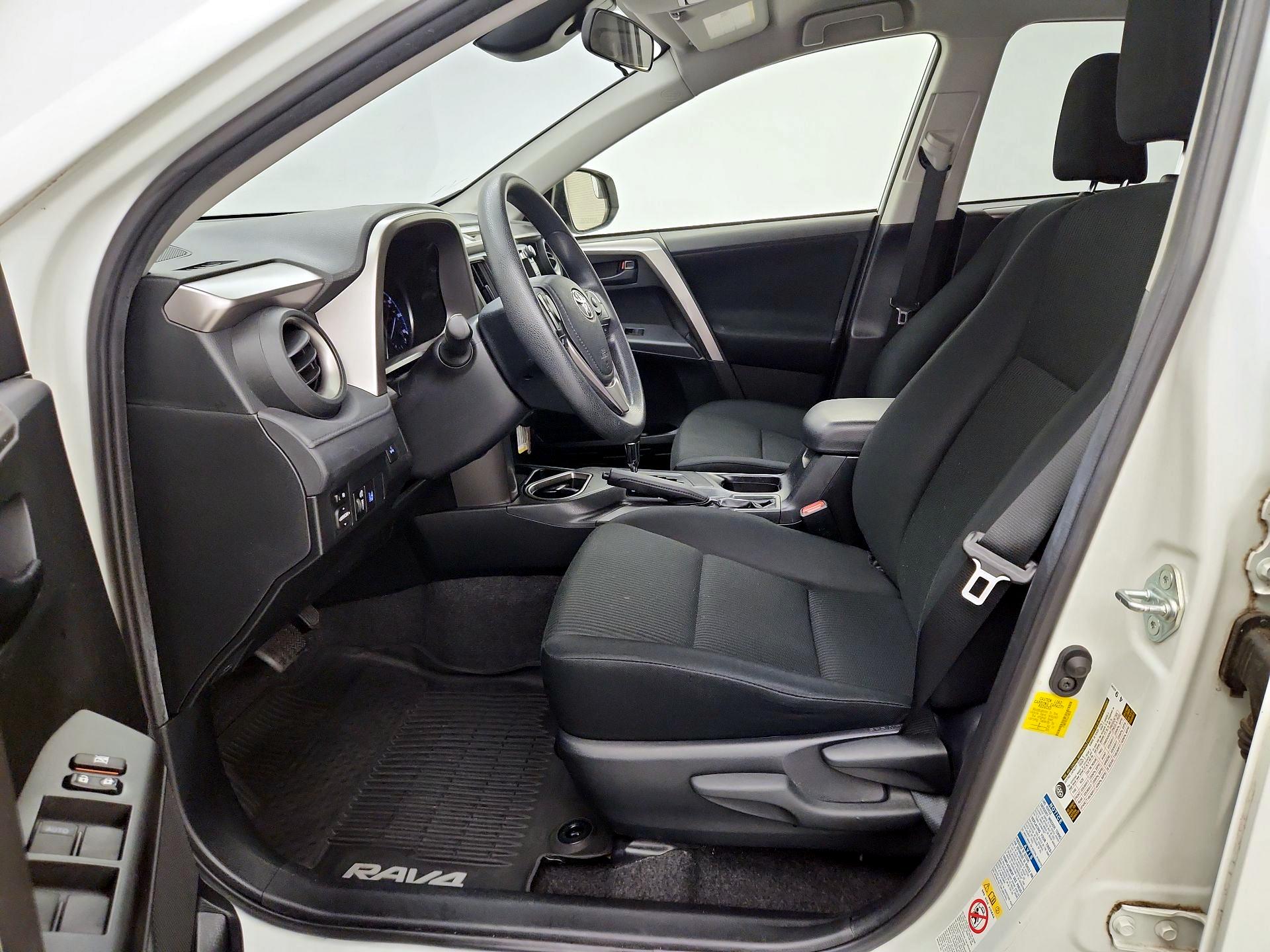 Thumbnail: 2018 Toyota RAV4 - 11