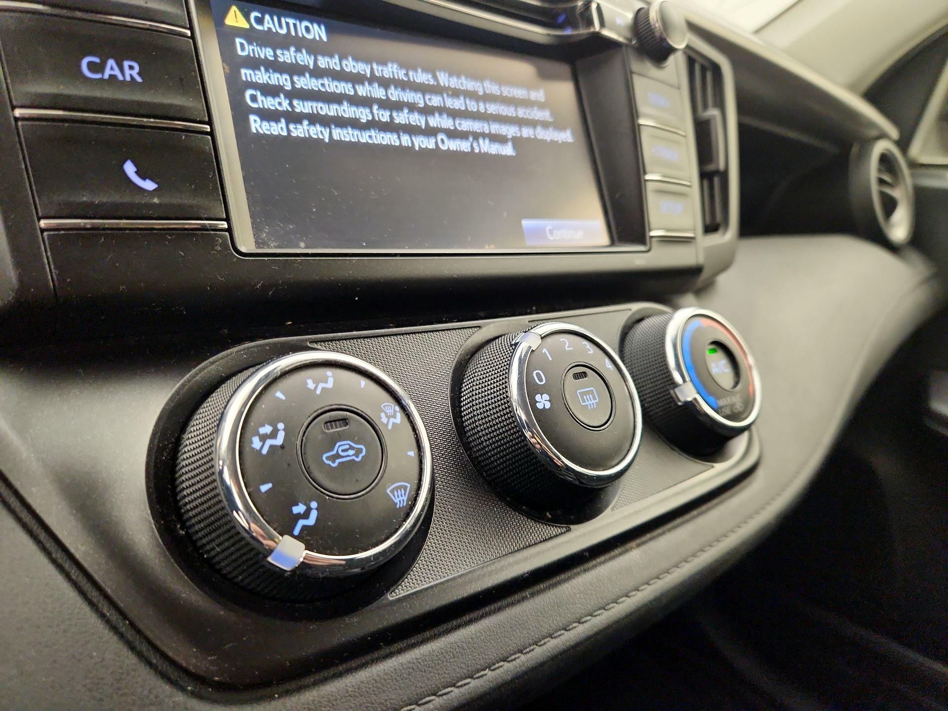 Thumbnail: 2018 Toyota RAV4 - 16