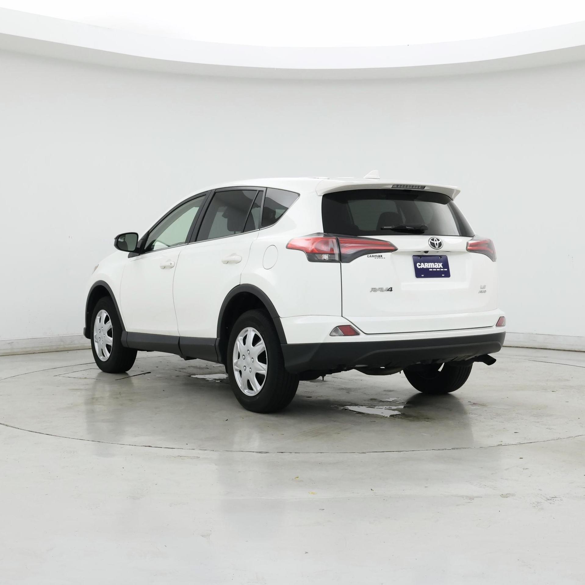 Thumbnail: 2018 Toyota RAV4 - 2