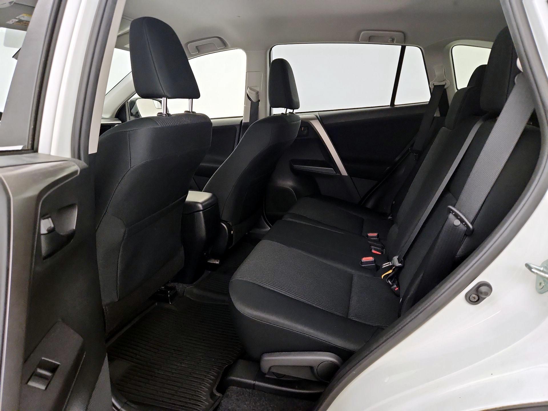 Thumbnail: 2018 Toyota RAV4 - 19