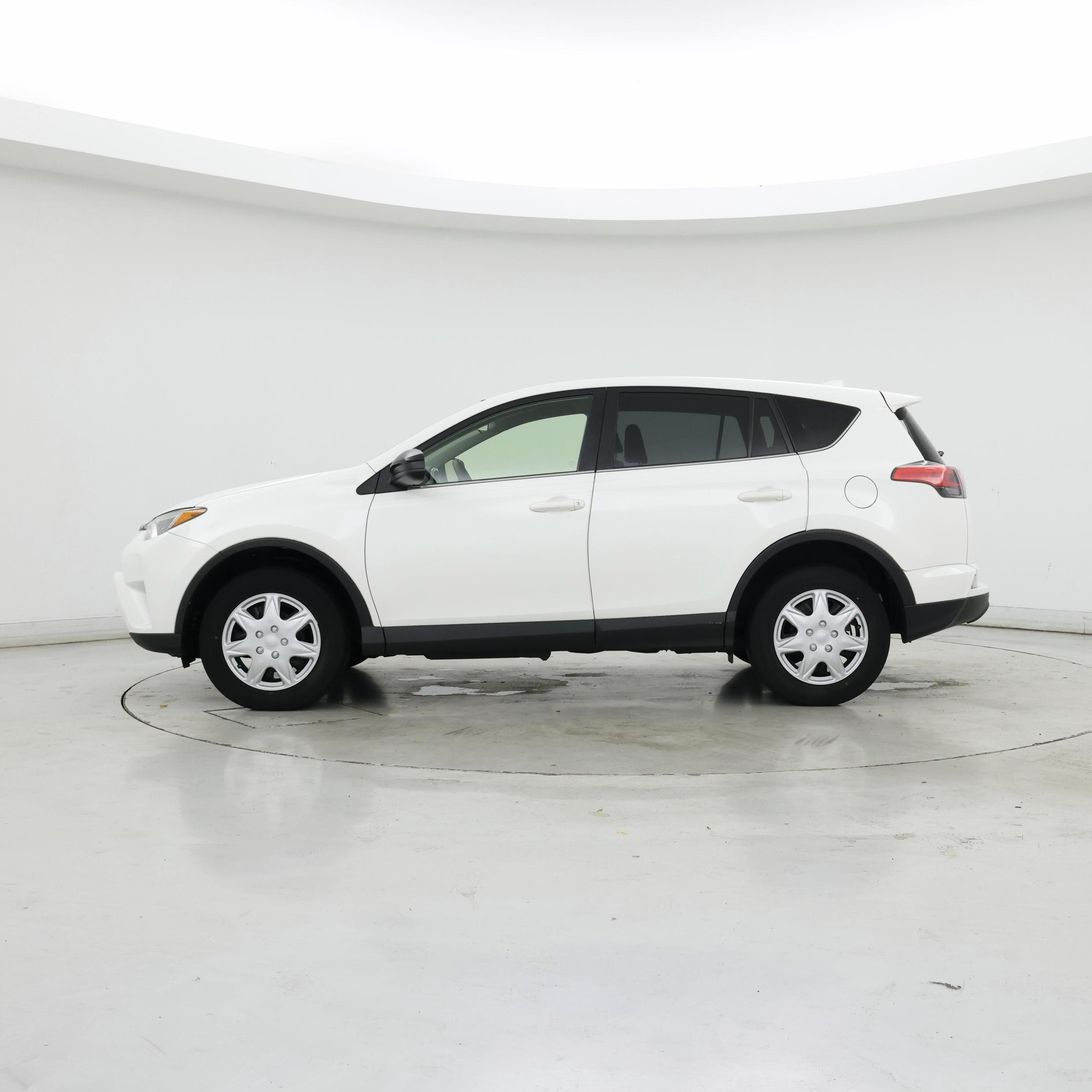 Thumbnail: 2018 Toyota RAV4 - 3