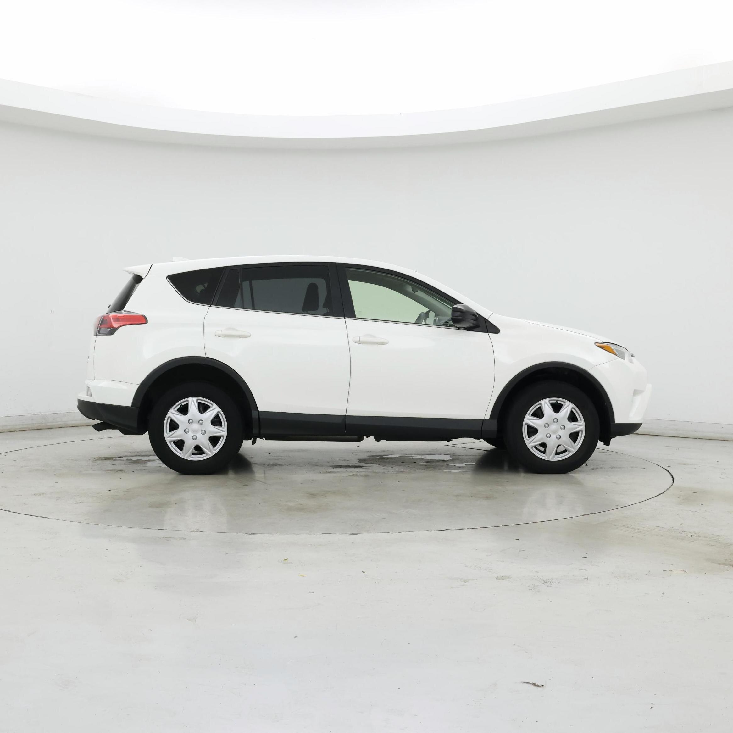 Thumbnail: 2018 Toyota RAV4 - 7