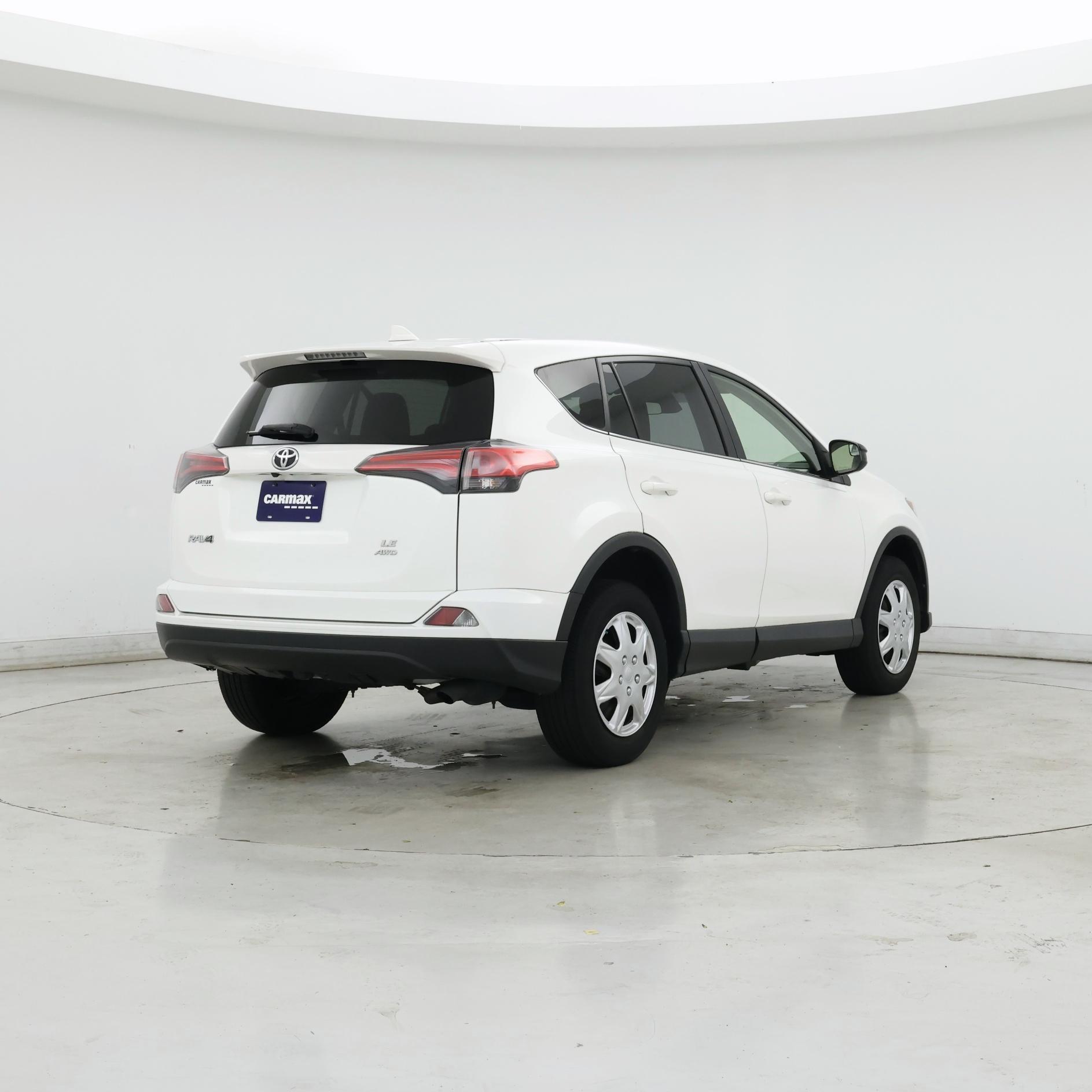 Thumbnail: 2018 Toyota RAV4 - 8