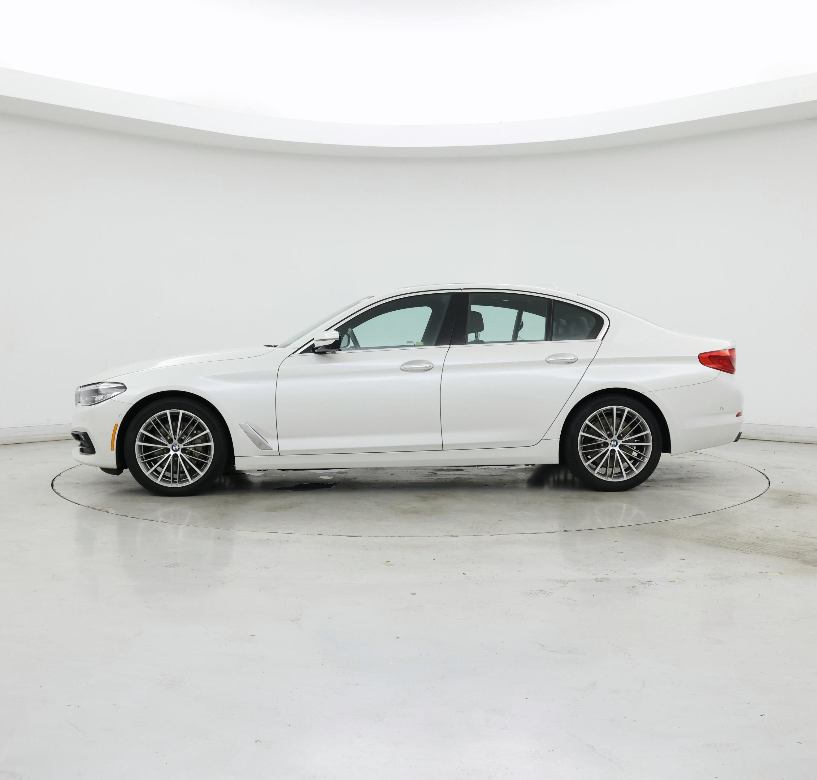Thumbnail: 2018 BMW 5 Series - 3