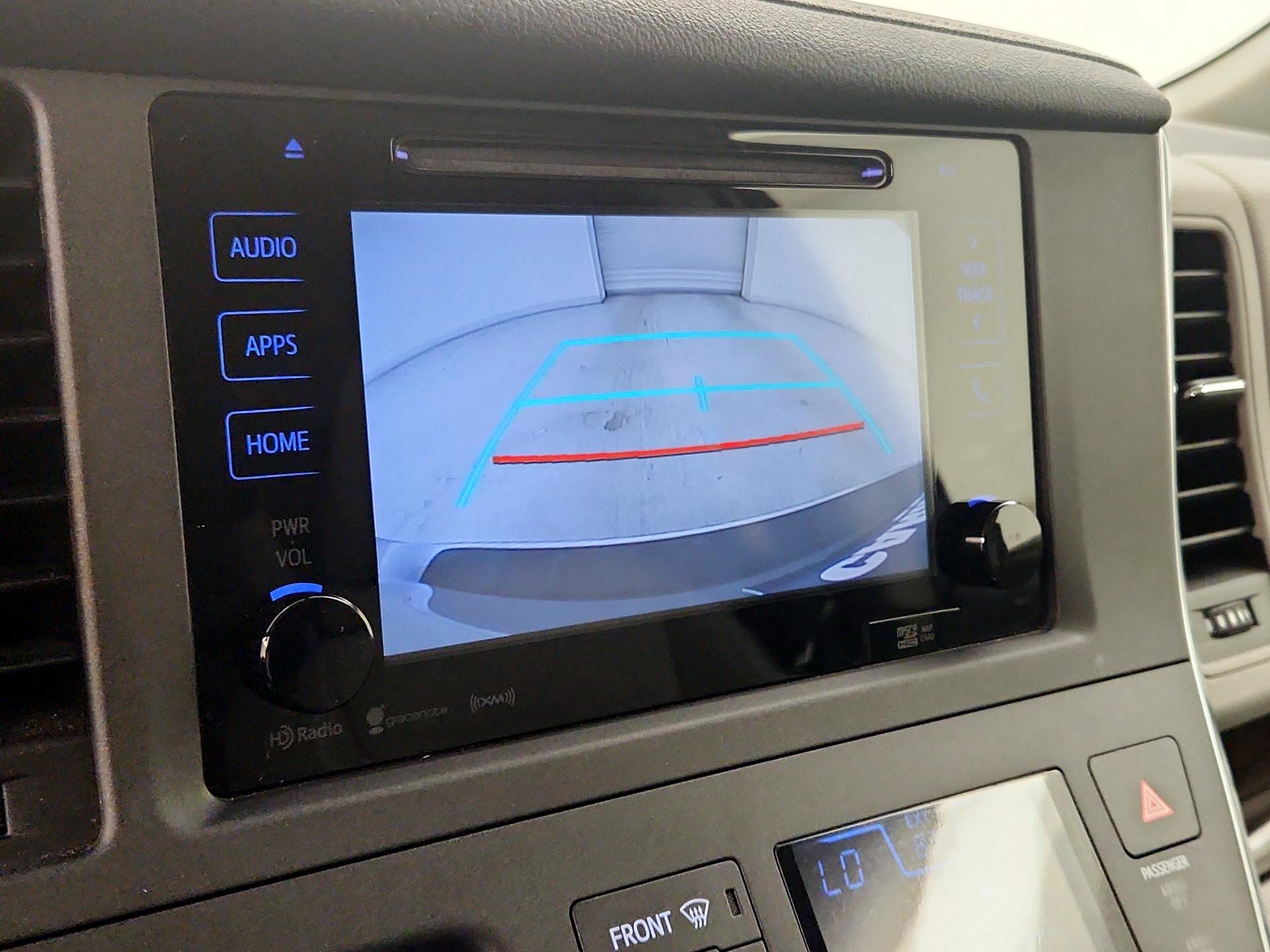 Thumbnail: 2017 Toyota Sienna - 15
