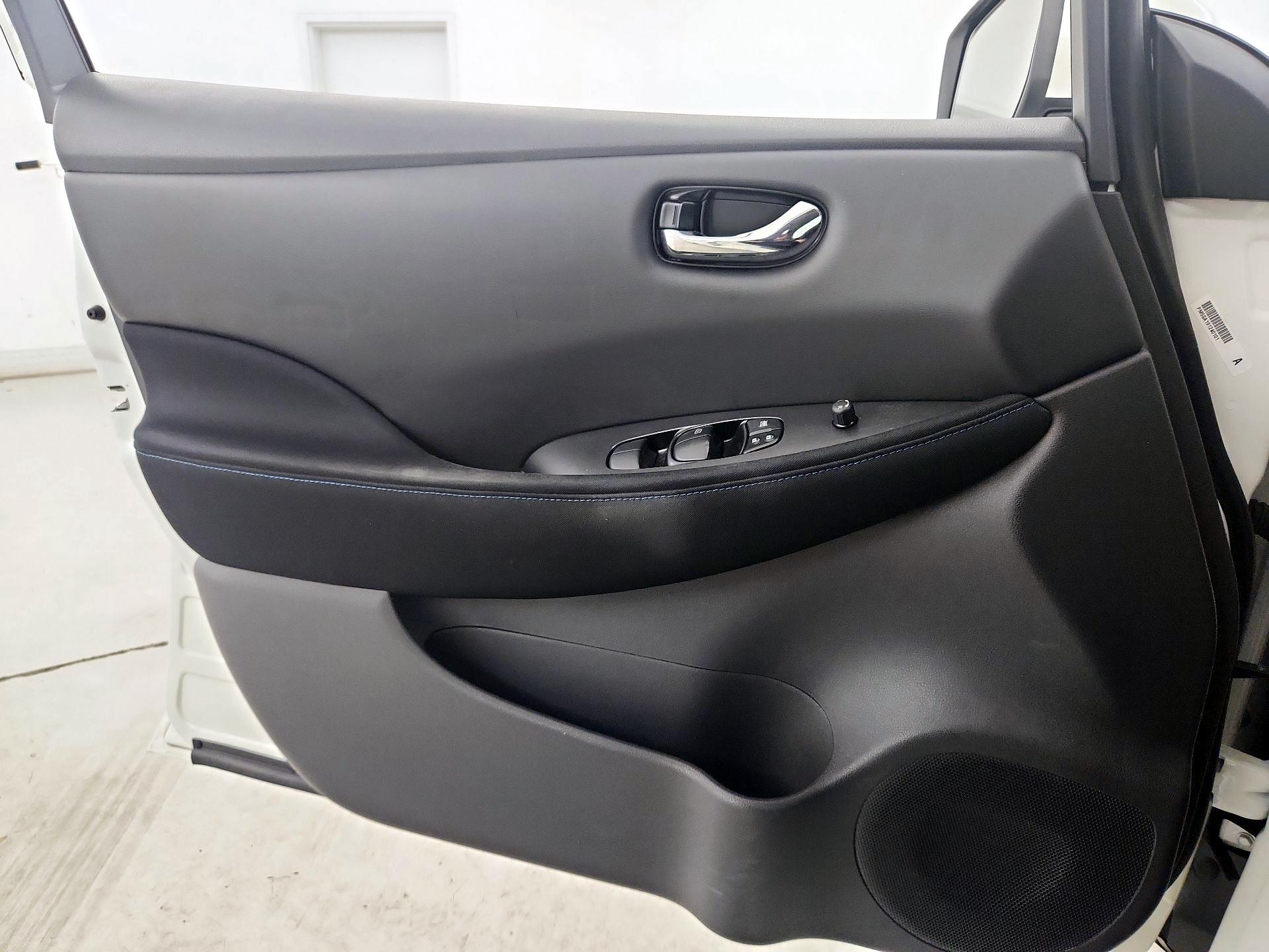 Thumbnail: 2019 Nissan Leaf - 12