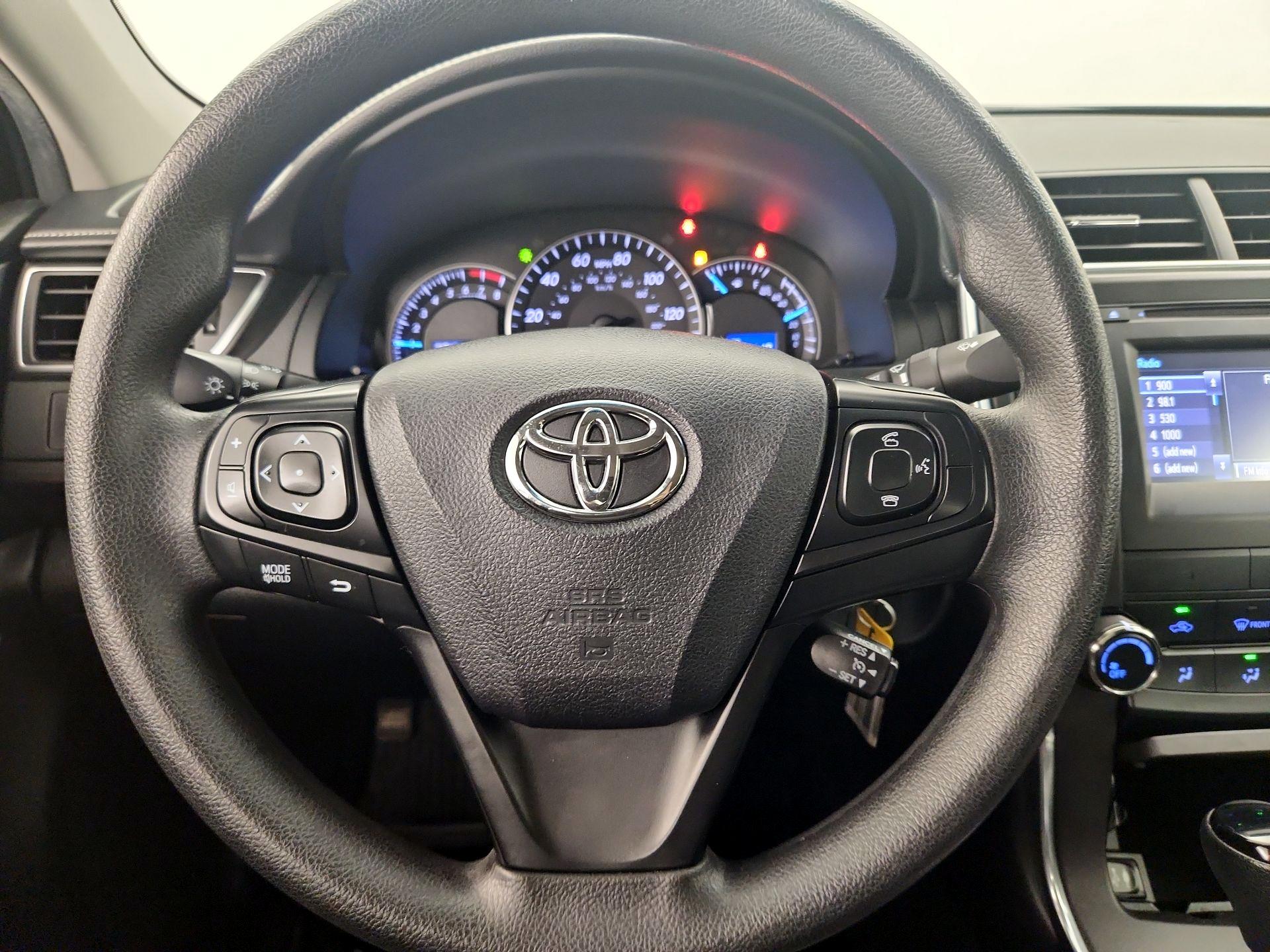 Thumbnail: 2015 Toyota Camry - 10