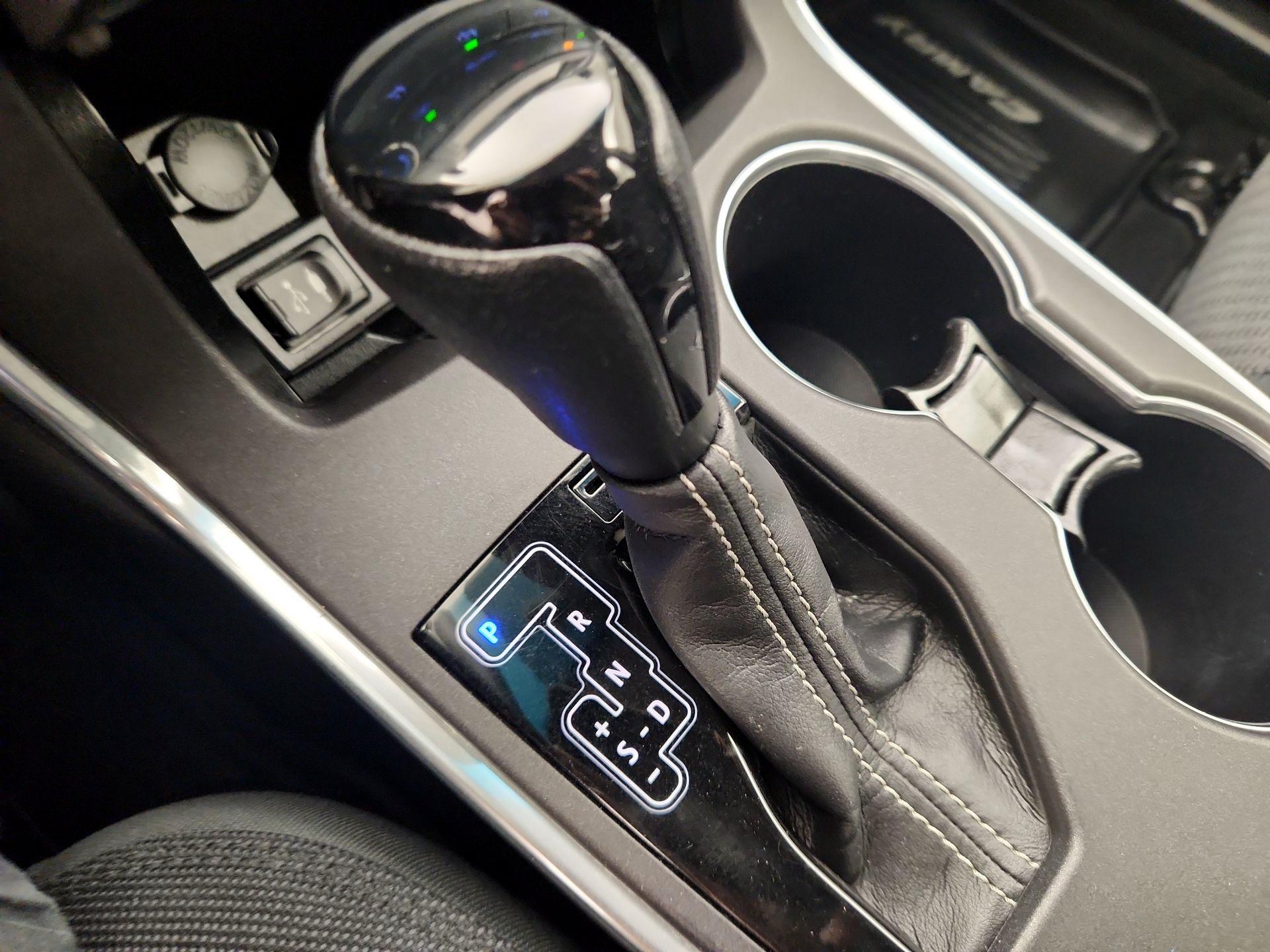 Thumbnail: 2015 Toyota Camry - 17