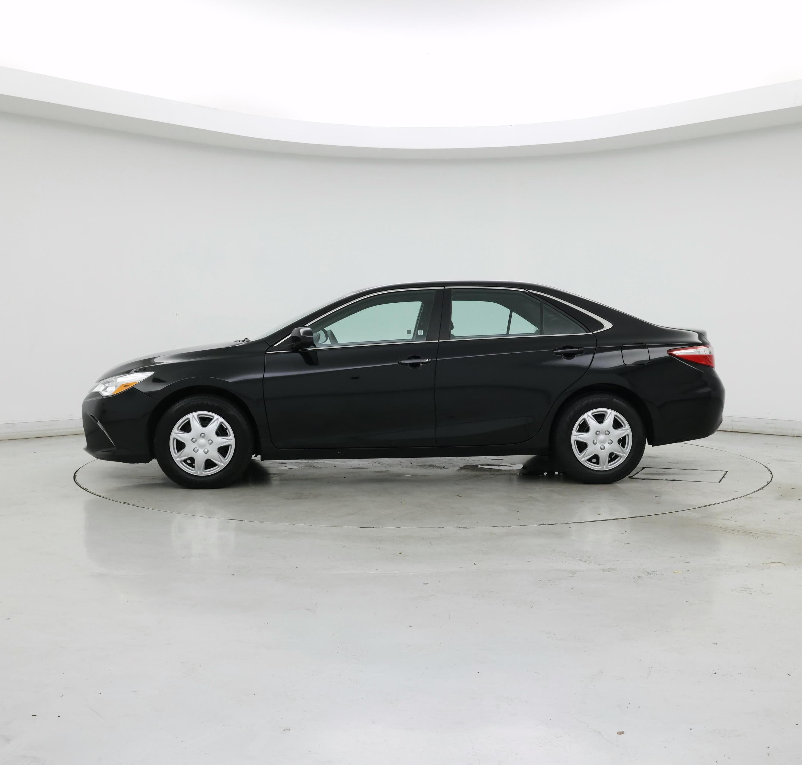 Thumbnail: 2015 Toyota Camry - 3