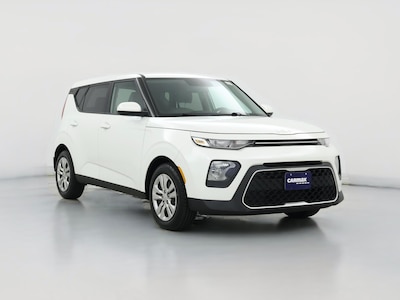 White 2022 Kia Soul LX
