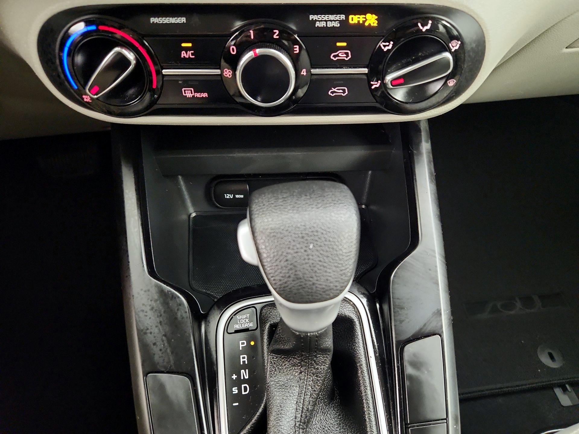Thumbnail: 2022 Kia Soul - 16