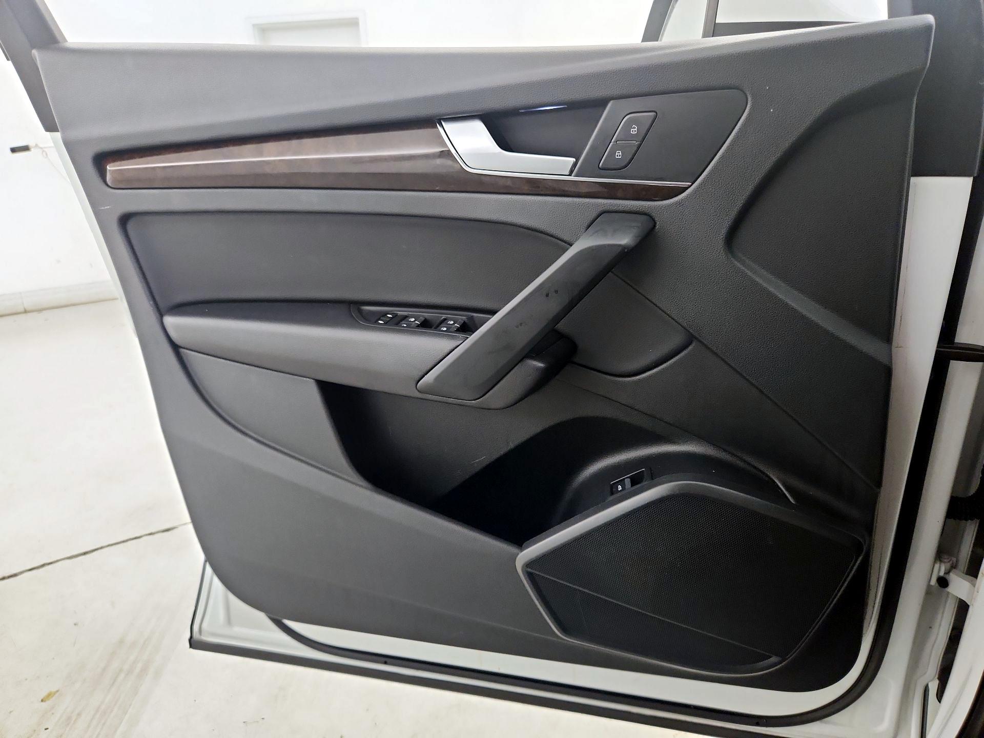 Thumbnail: 2019 Audi Q5 - 12
