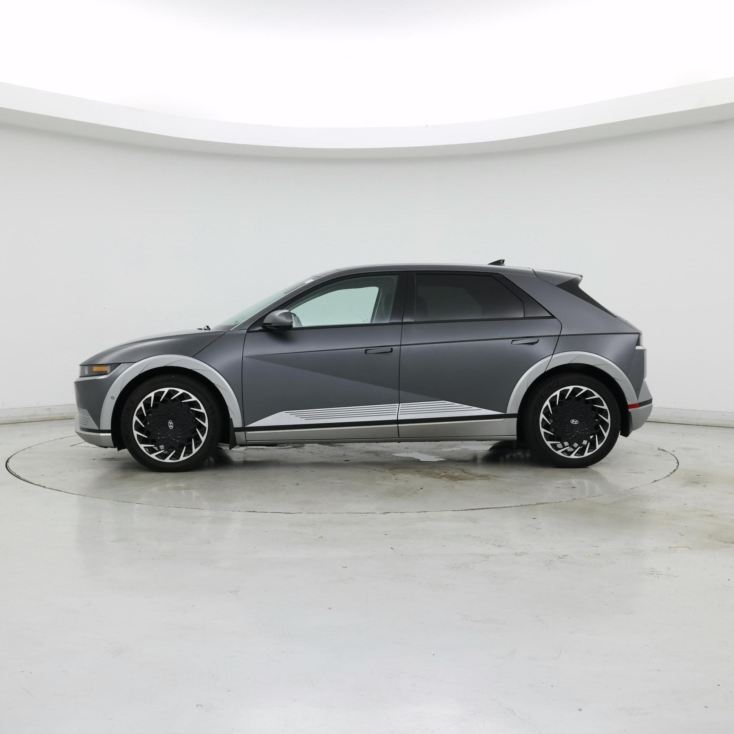 Thumbnail: 2023 Hyundai Ioniq 5 - 3