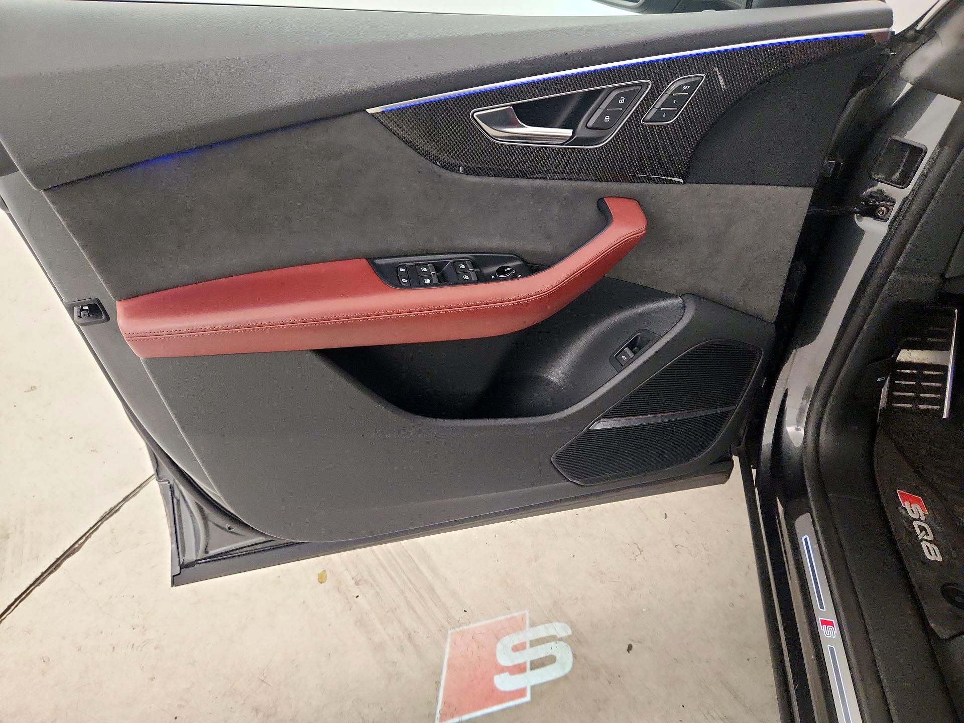 Thumbnail: 2021 Audi SQ8 - 12