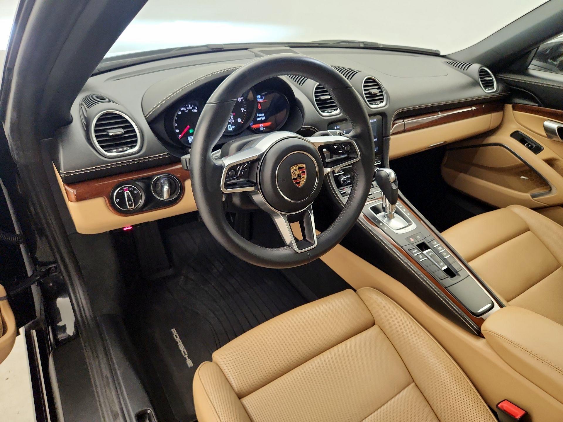 Thumbnail: 2021 Porsche 718 Boxster - 9