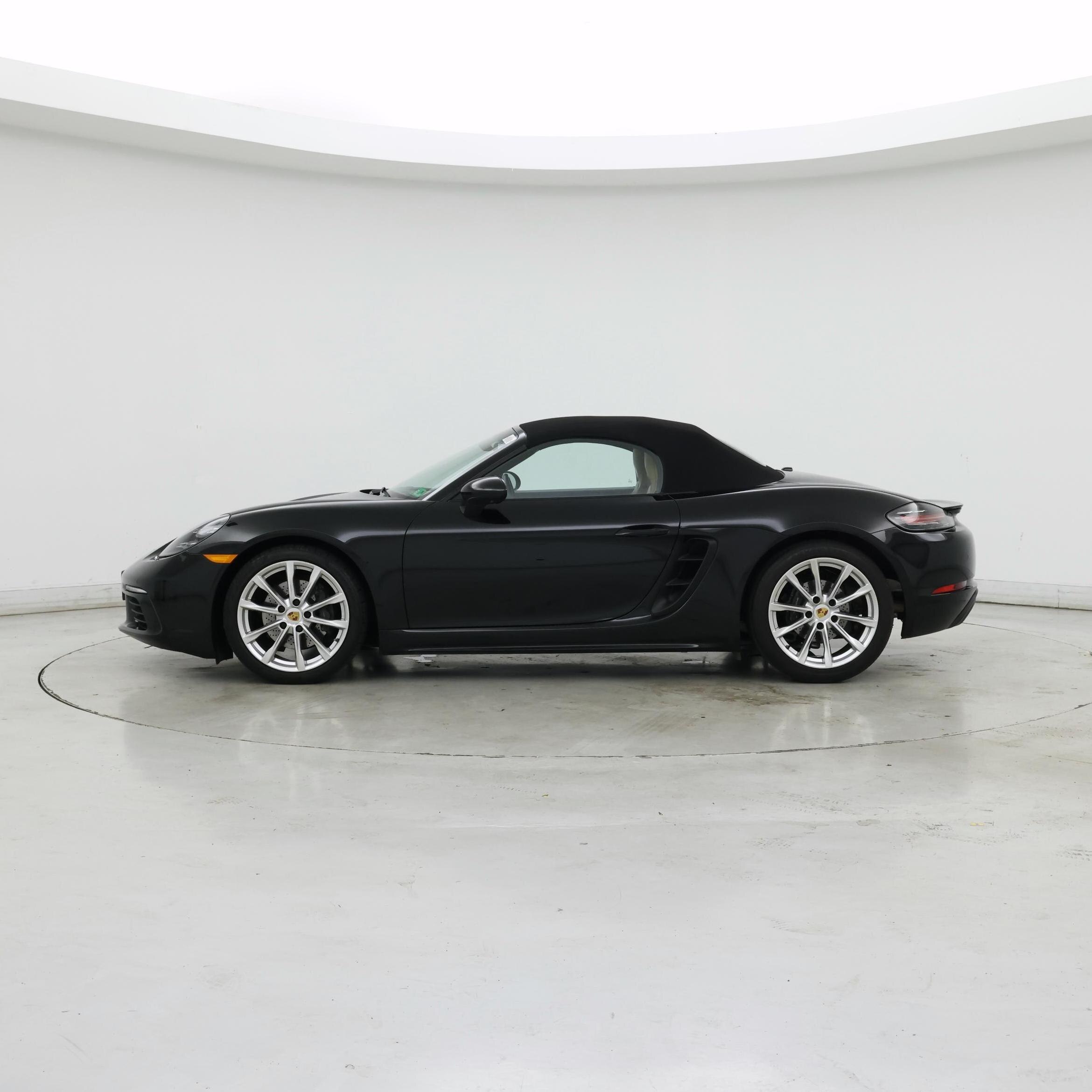 Thumbnail: 2021 Porsche 718 Boxster - 3