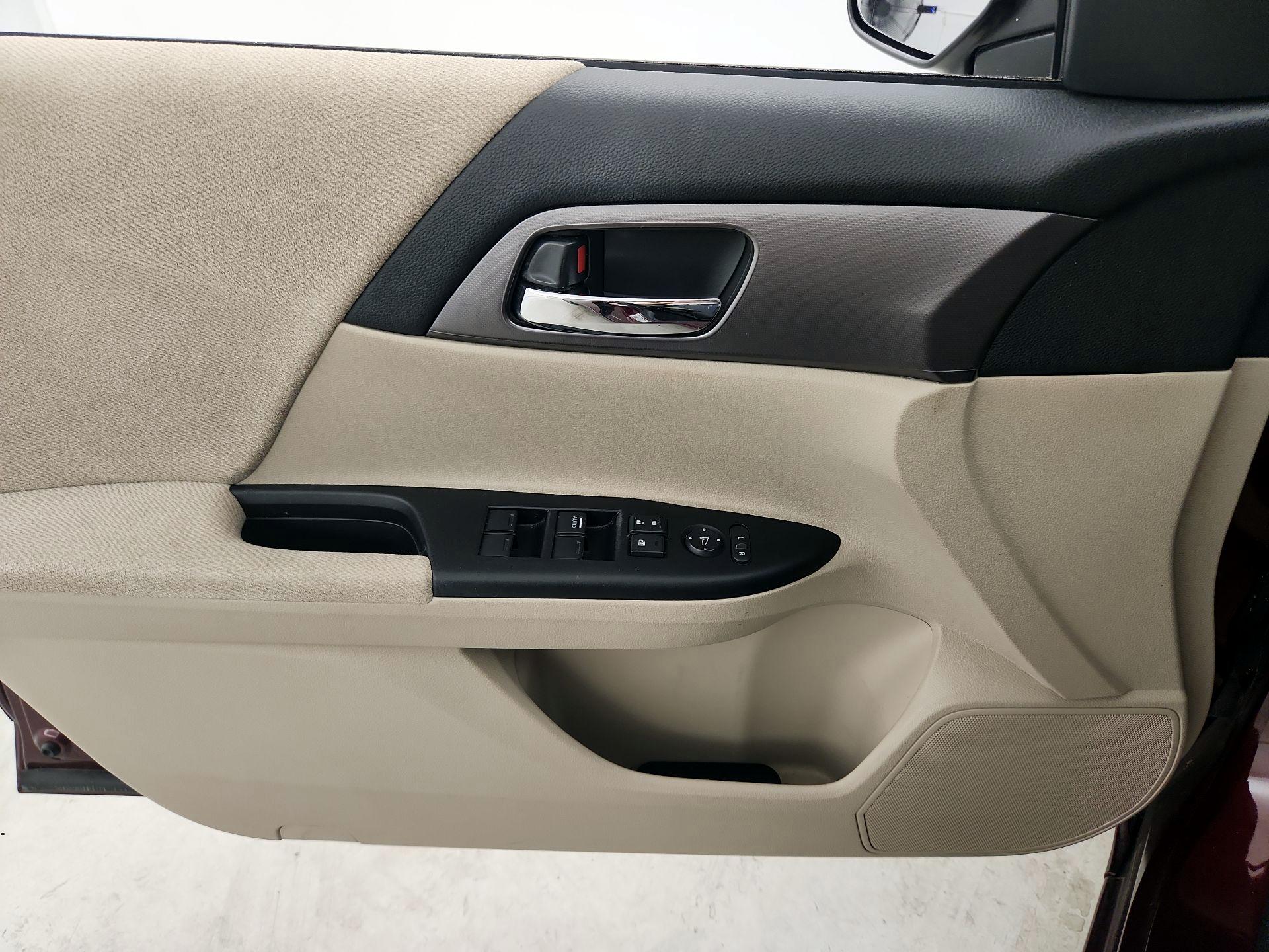 Thumbnail: 2013 Honda Accord - 12