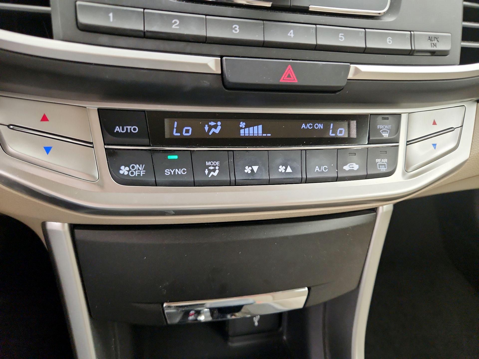 Thumbnail: 2013 Honda Accord - 16