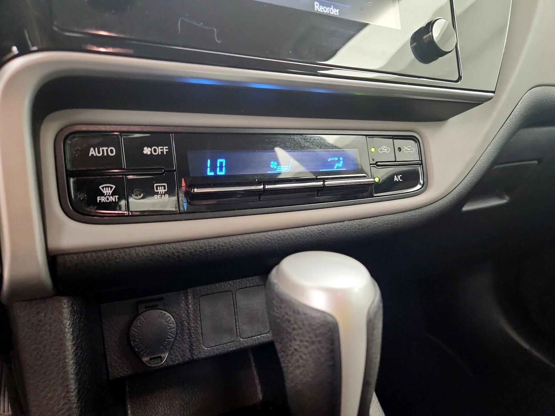 Thumbnail: 2017 Toyota Corolla - 16