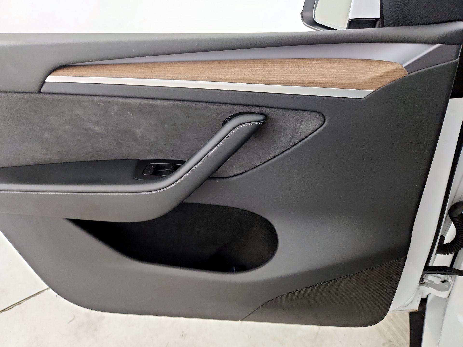 Thumbnail: 2023 Tesla Model Y - 12
