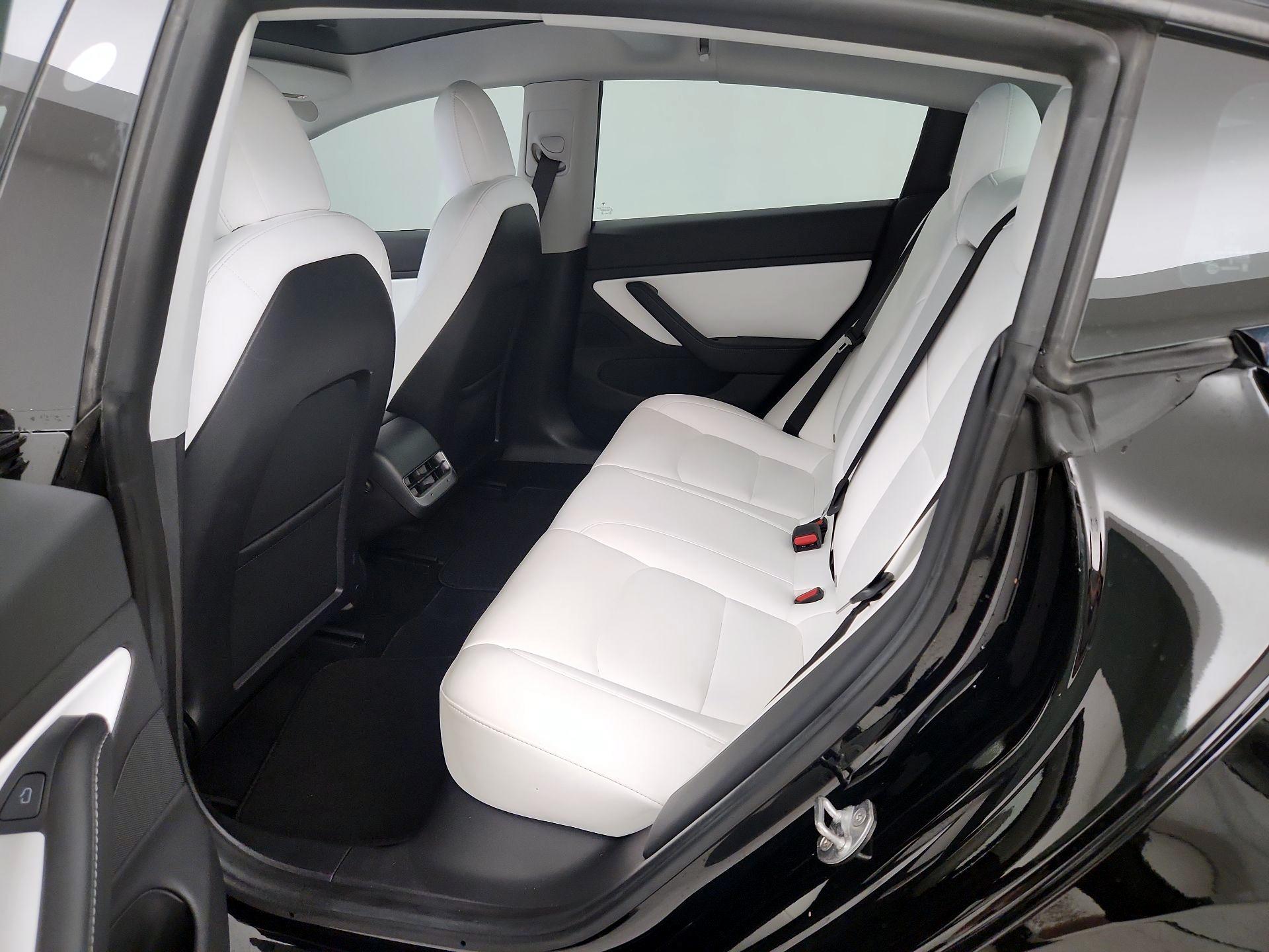 Thumbnail: 2021 Tesla Model 3 - 19