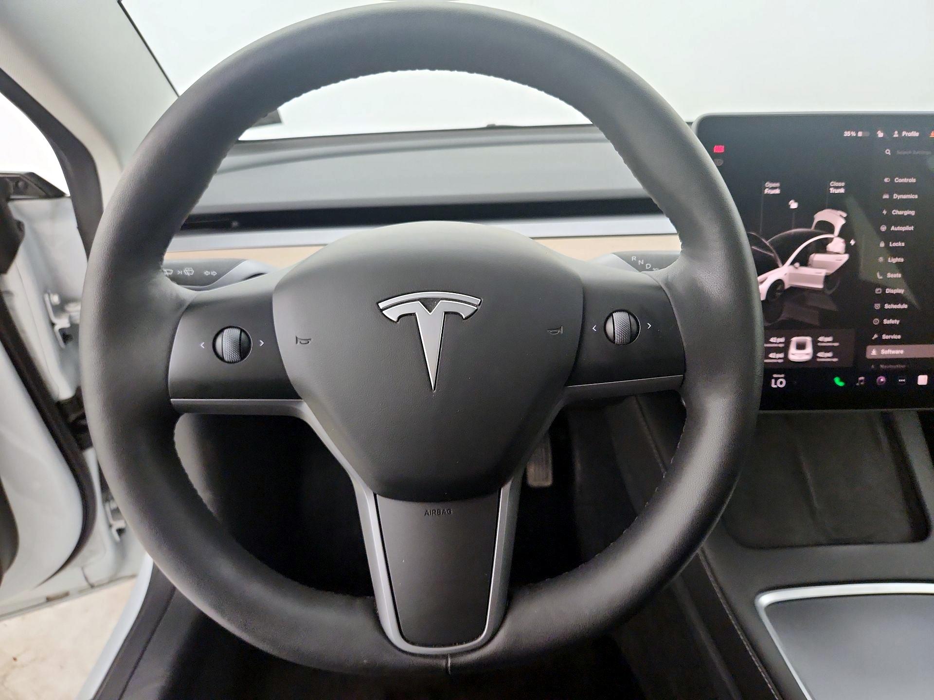 Thumbnail: 2023 Tesla Model 3 - 10