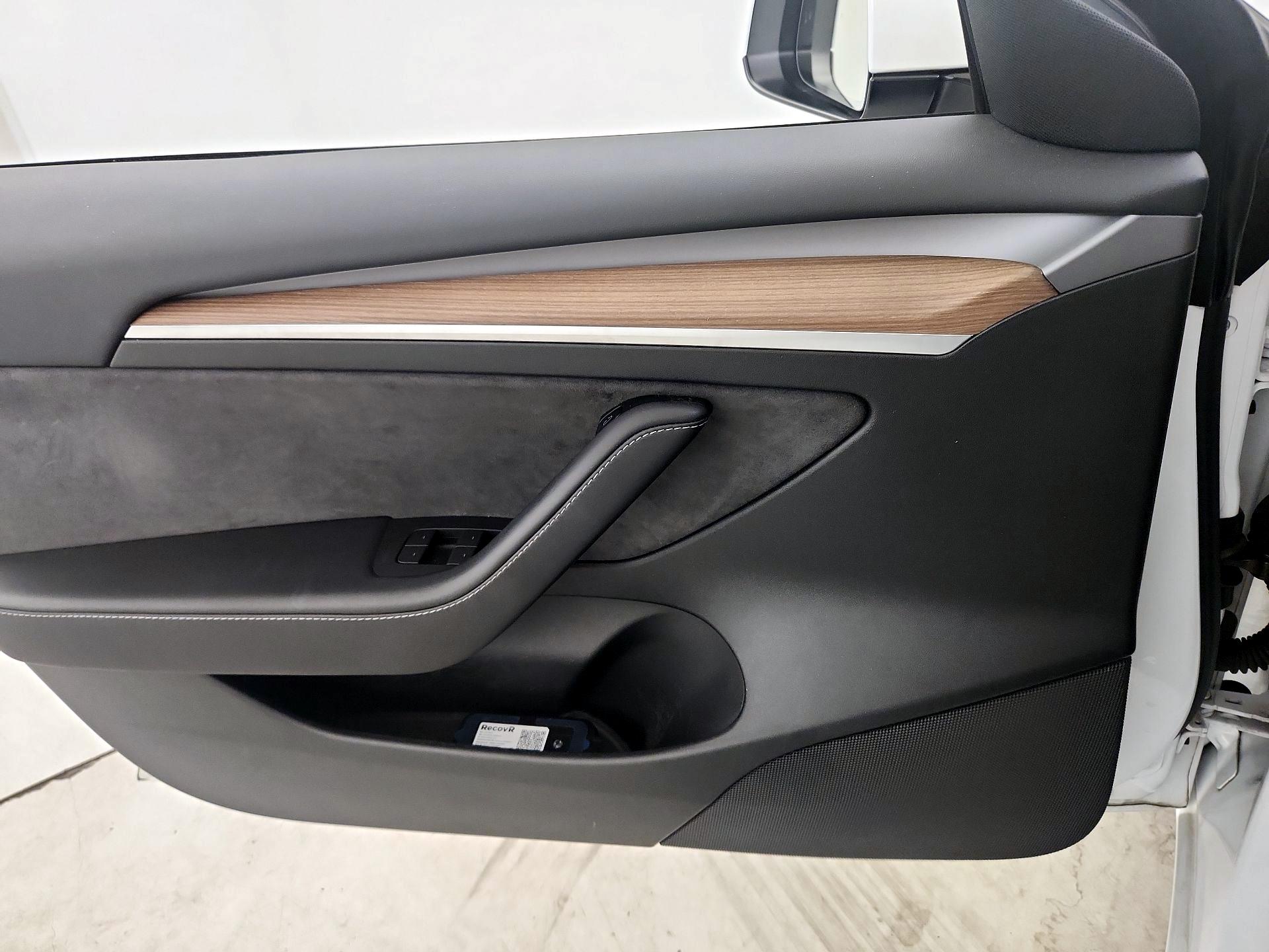 Thumbnail: 2023 Tesla Model 3 - 12