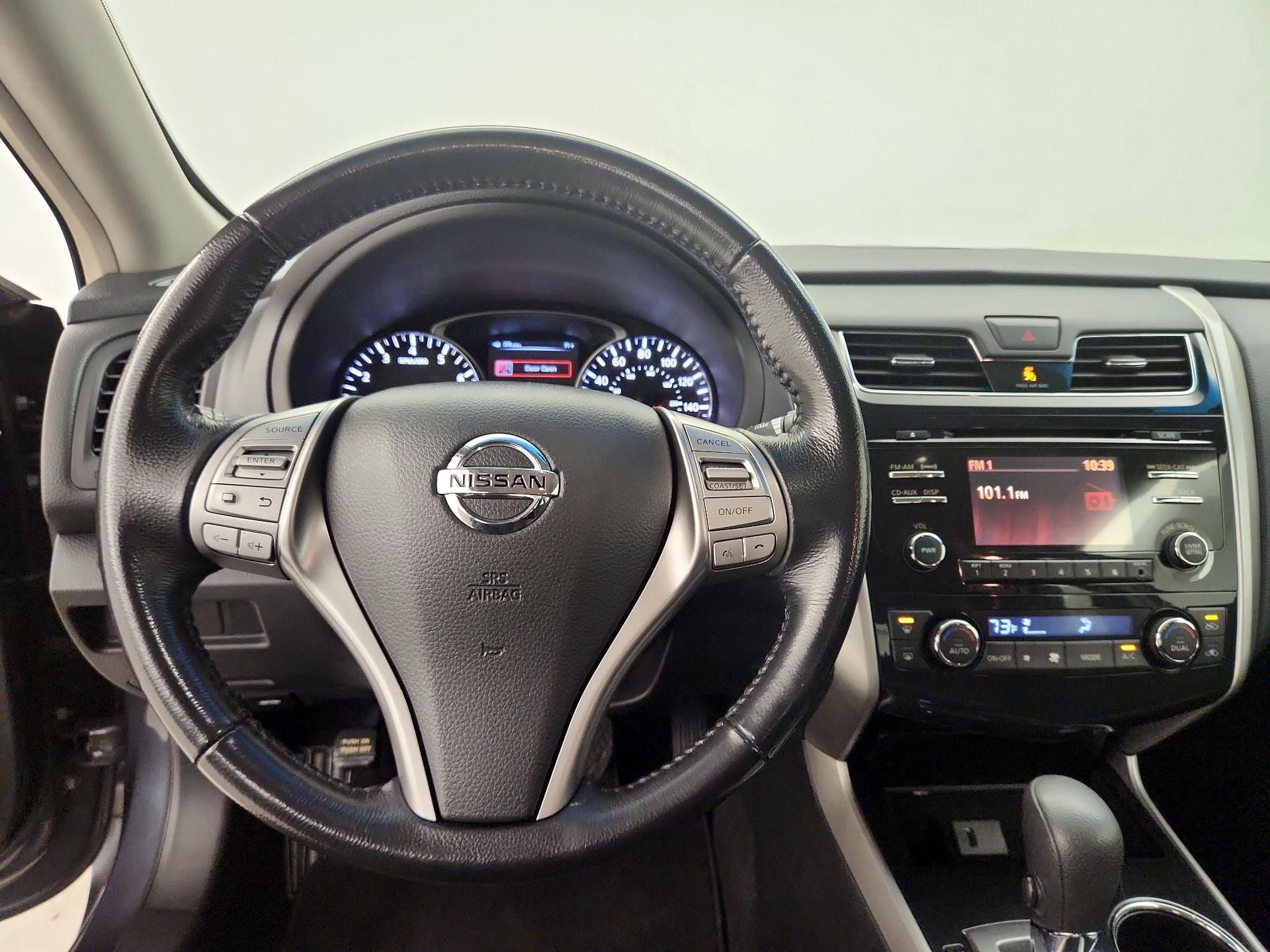 Thumbnail: 2013 Nissan Altima - 10
