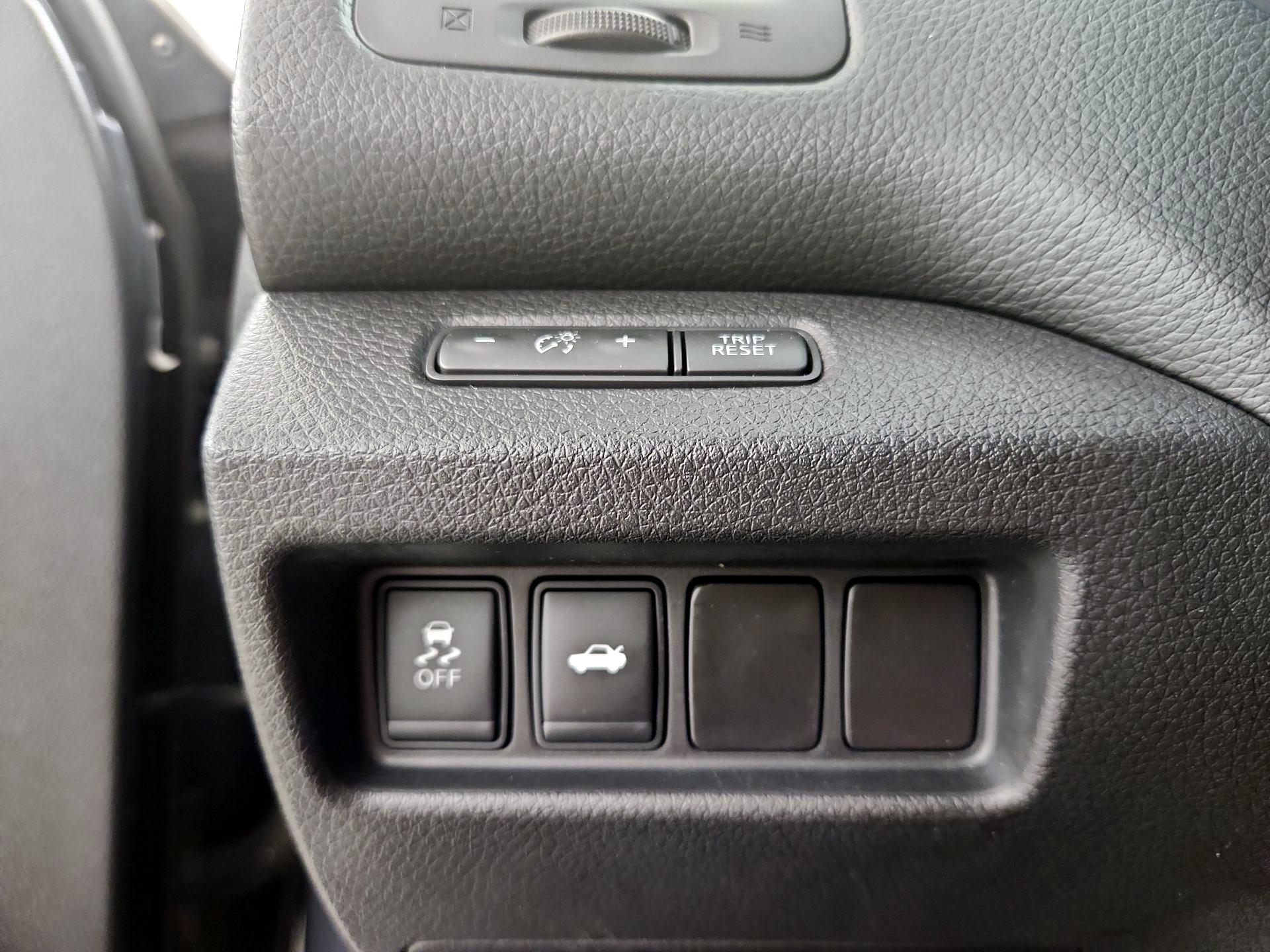Thumbnail: 2013 Nissan Altima - 13