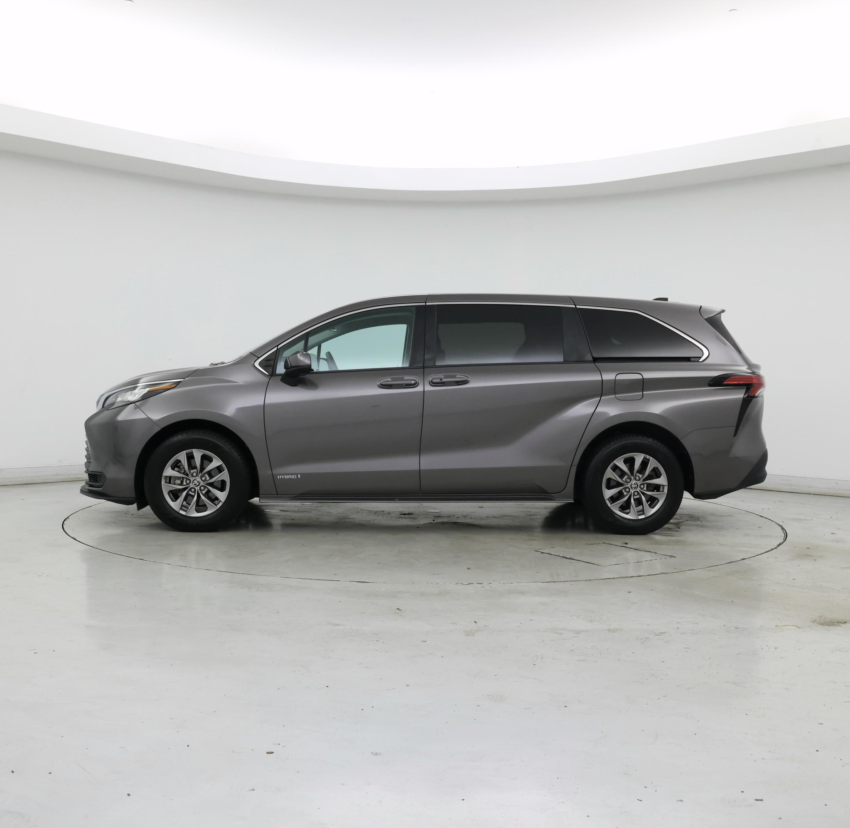 Thumbnail: 2021 Toyota Sienna - 3