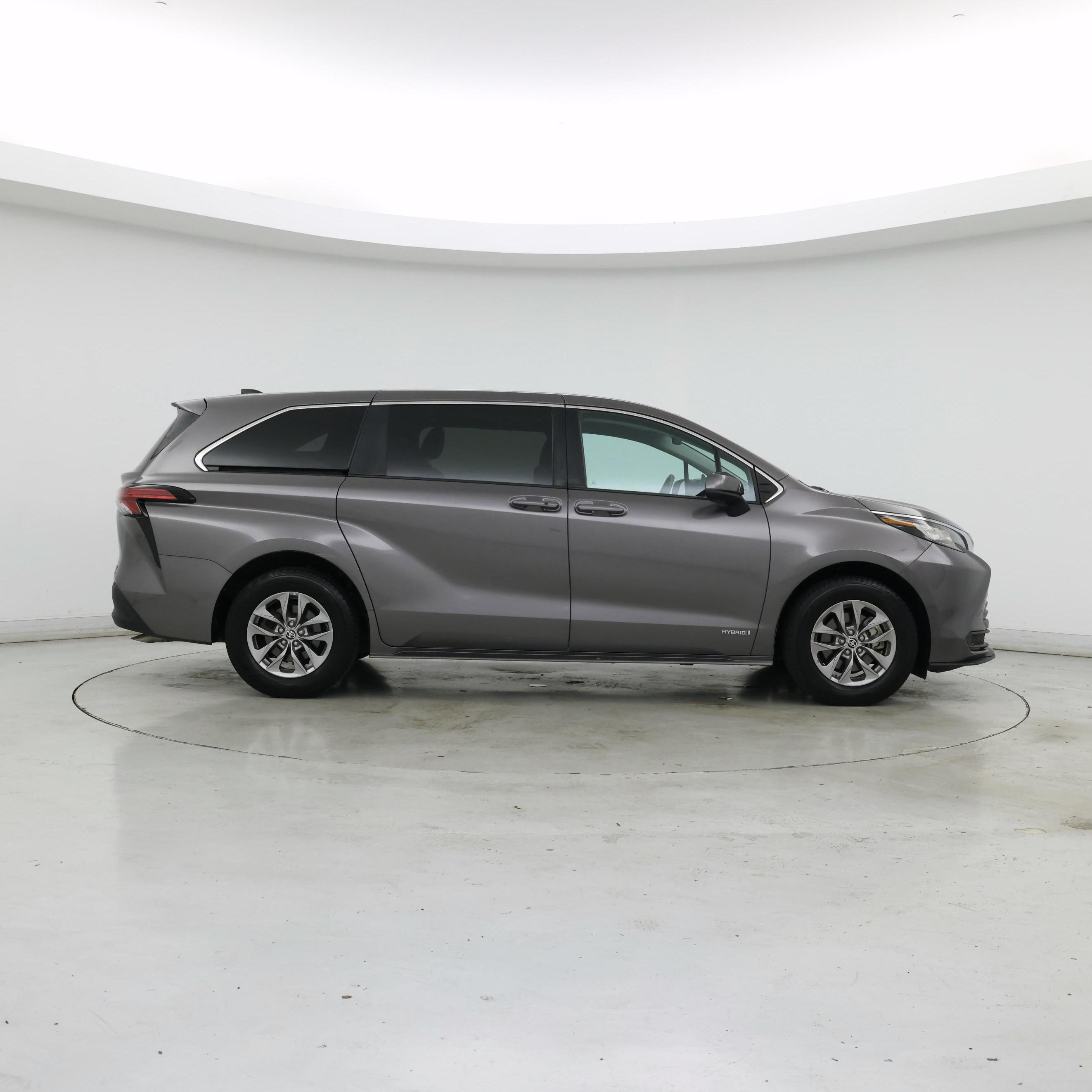 Thumbnail: 2021 Toyota Sienna - 7