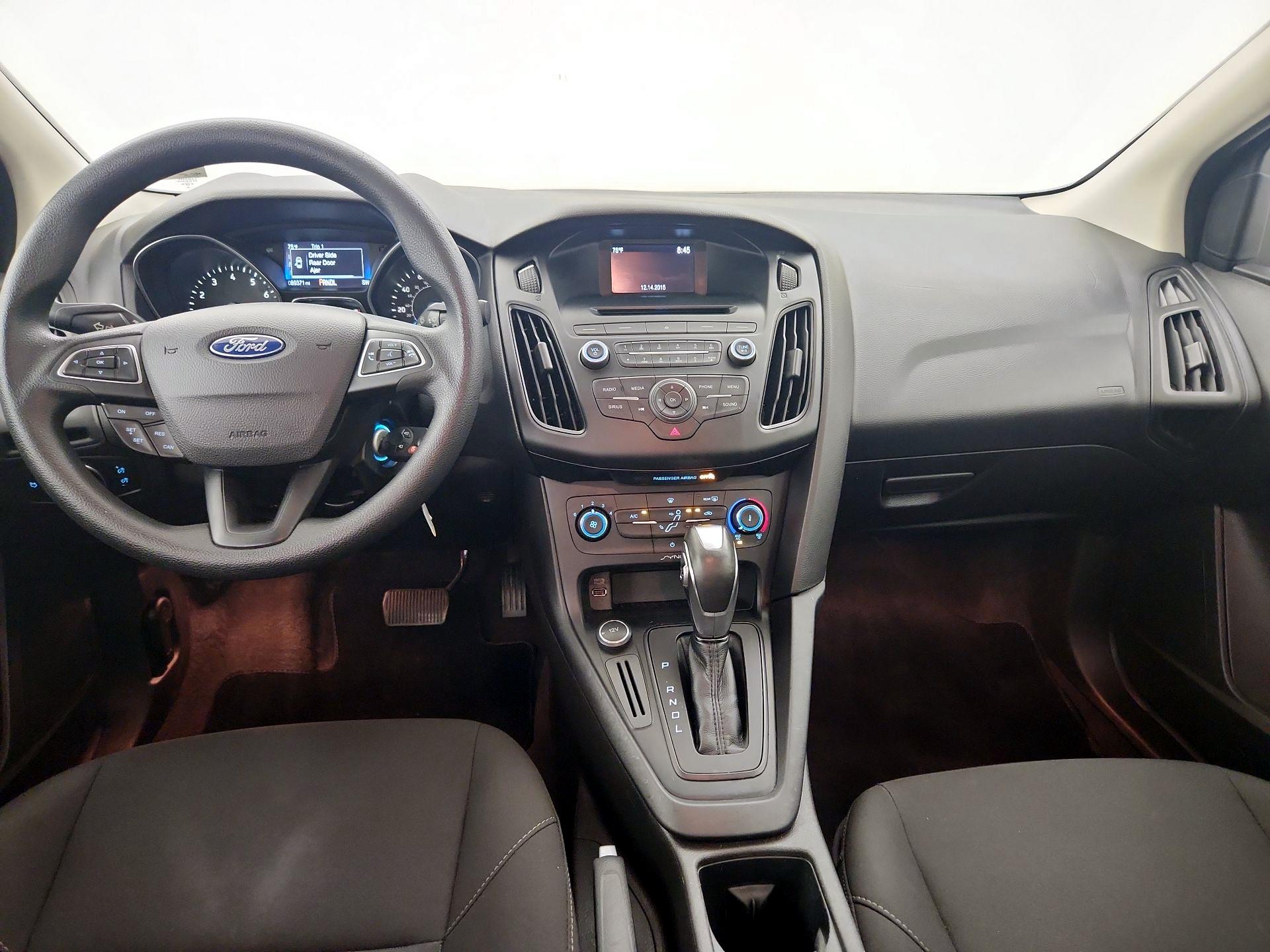 Thumbnail: 2016 Ford Focus - 9