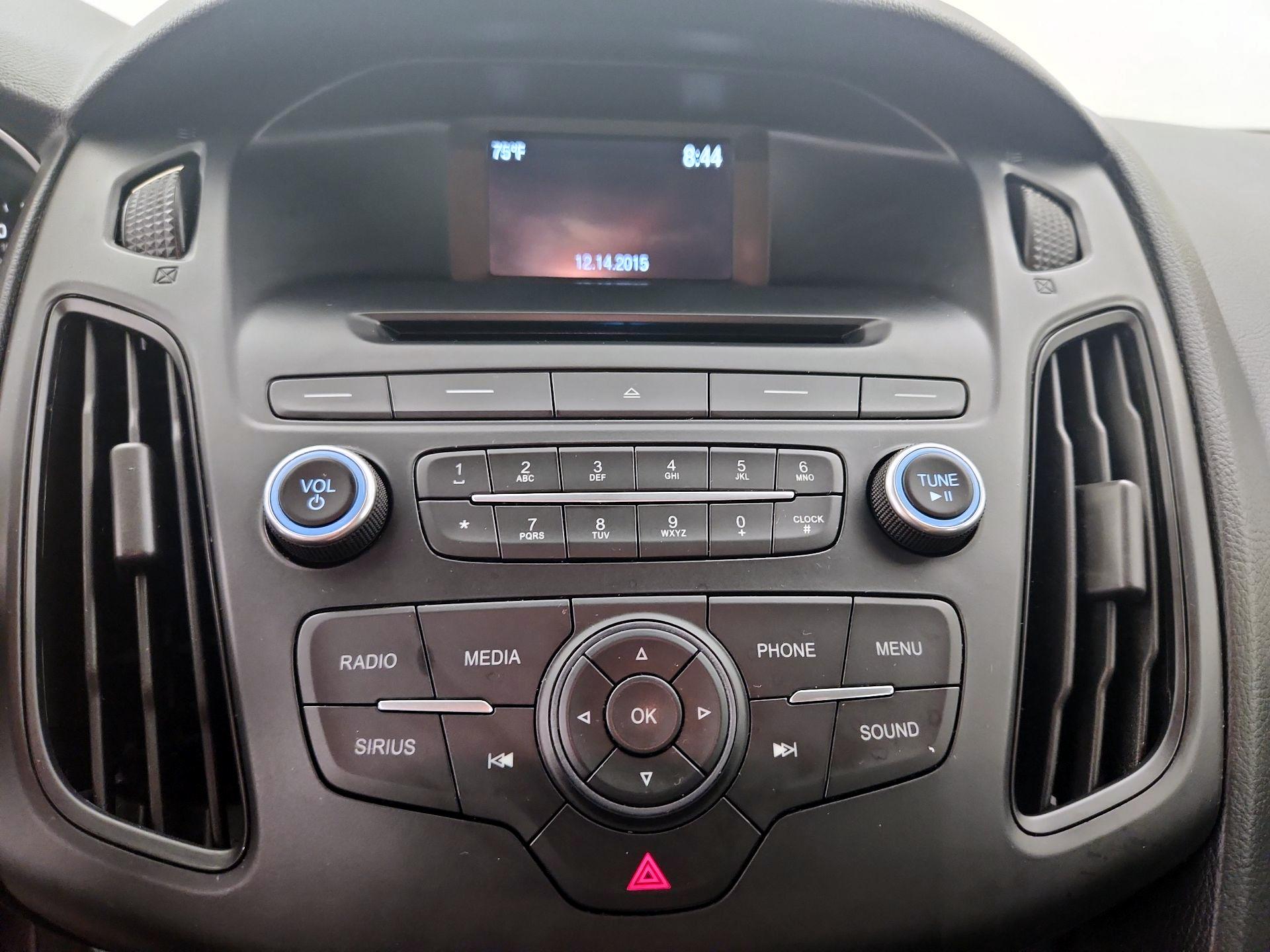Thumbnail: 2016 Ford Focus - 15