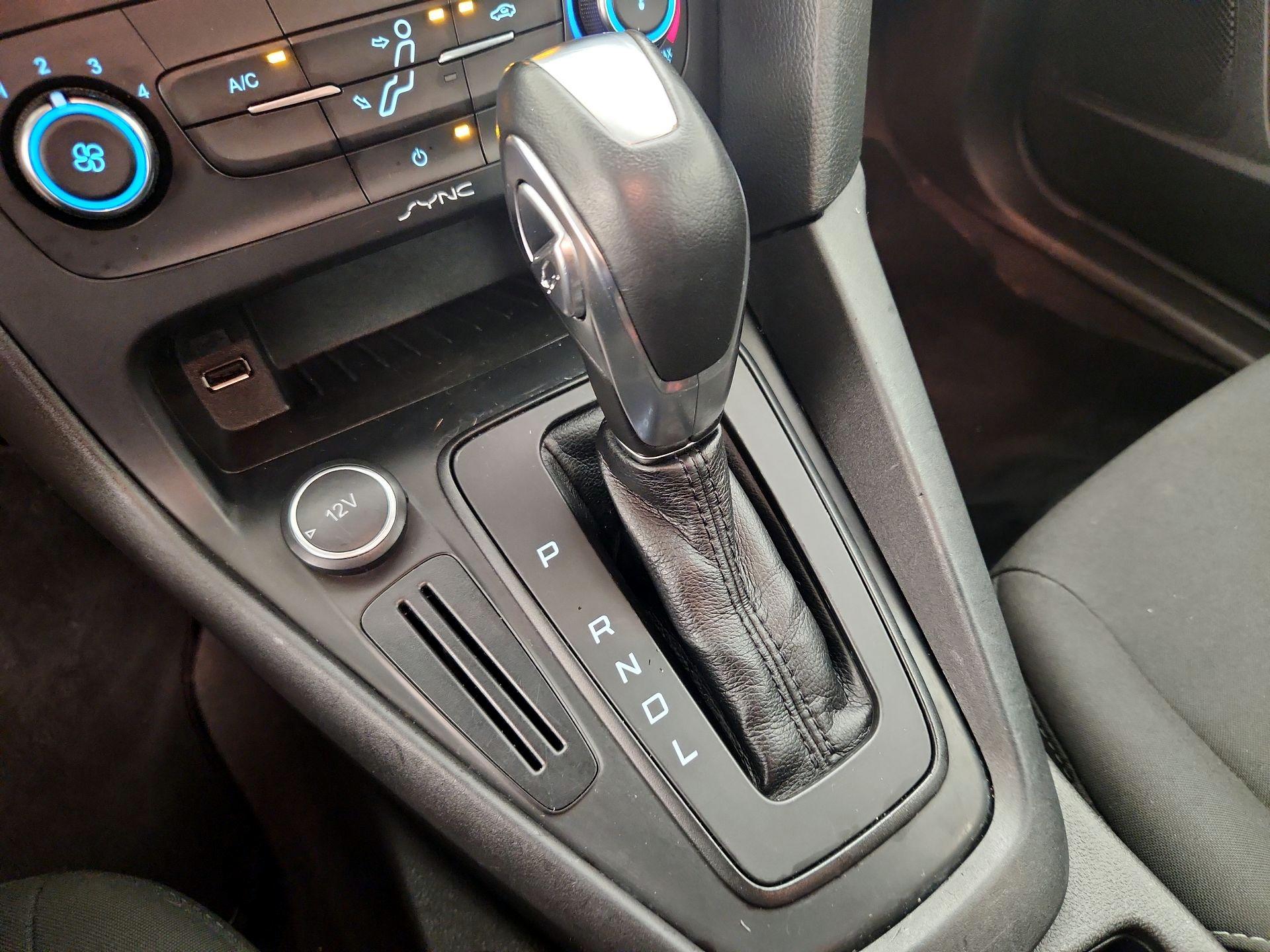 Thumbnail: 2016 Ford Focus - 17
